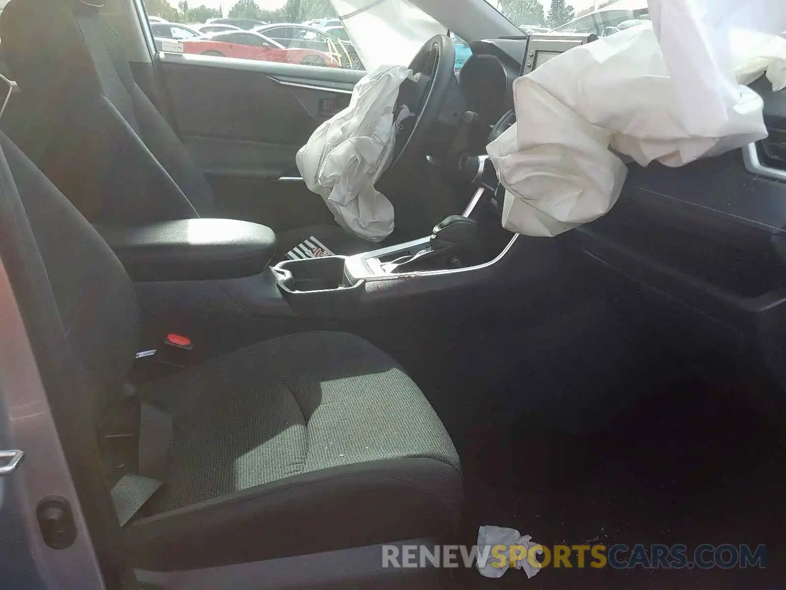 5 Photograph of a damaged car 2T3H1RFV7KW026830 TOYOTA RAV4 2019