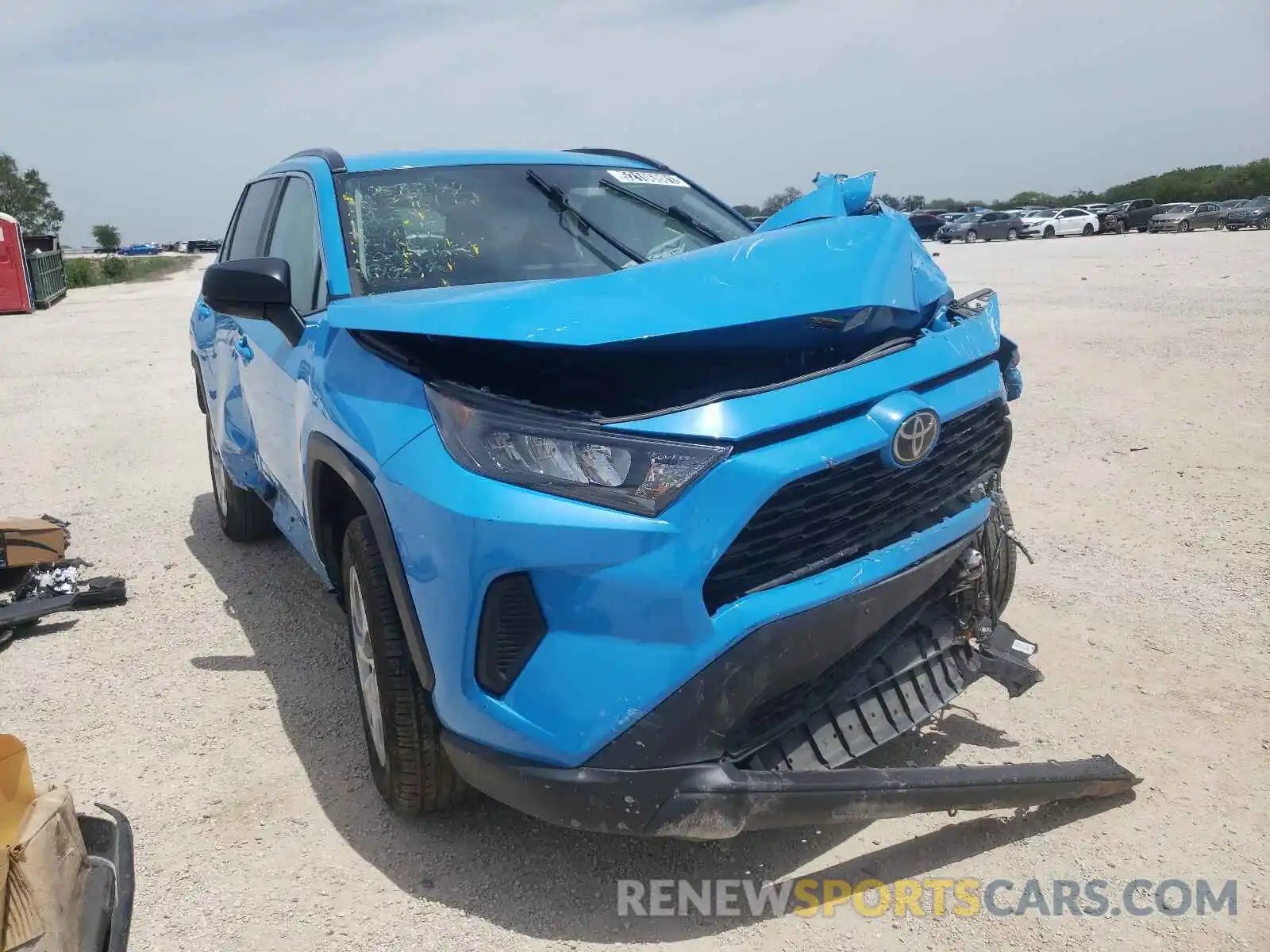 1 Photograph of a damaged car 2T3H1RFV7KW027542 TOYOTA RAV4 2019