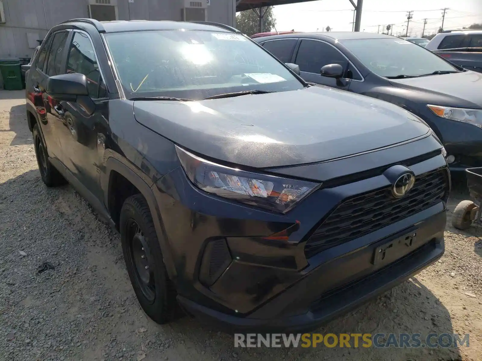 1 Photograph of a damaged car 2T3H1RFV7KW027847 TOYOTA RAV4 2019