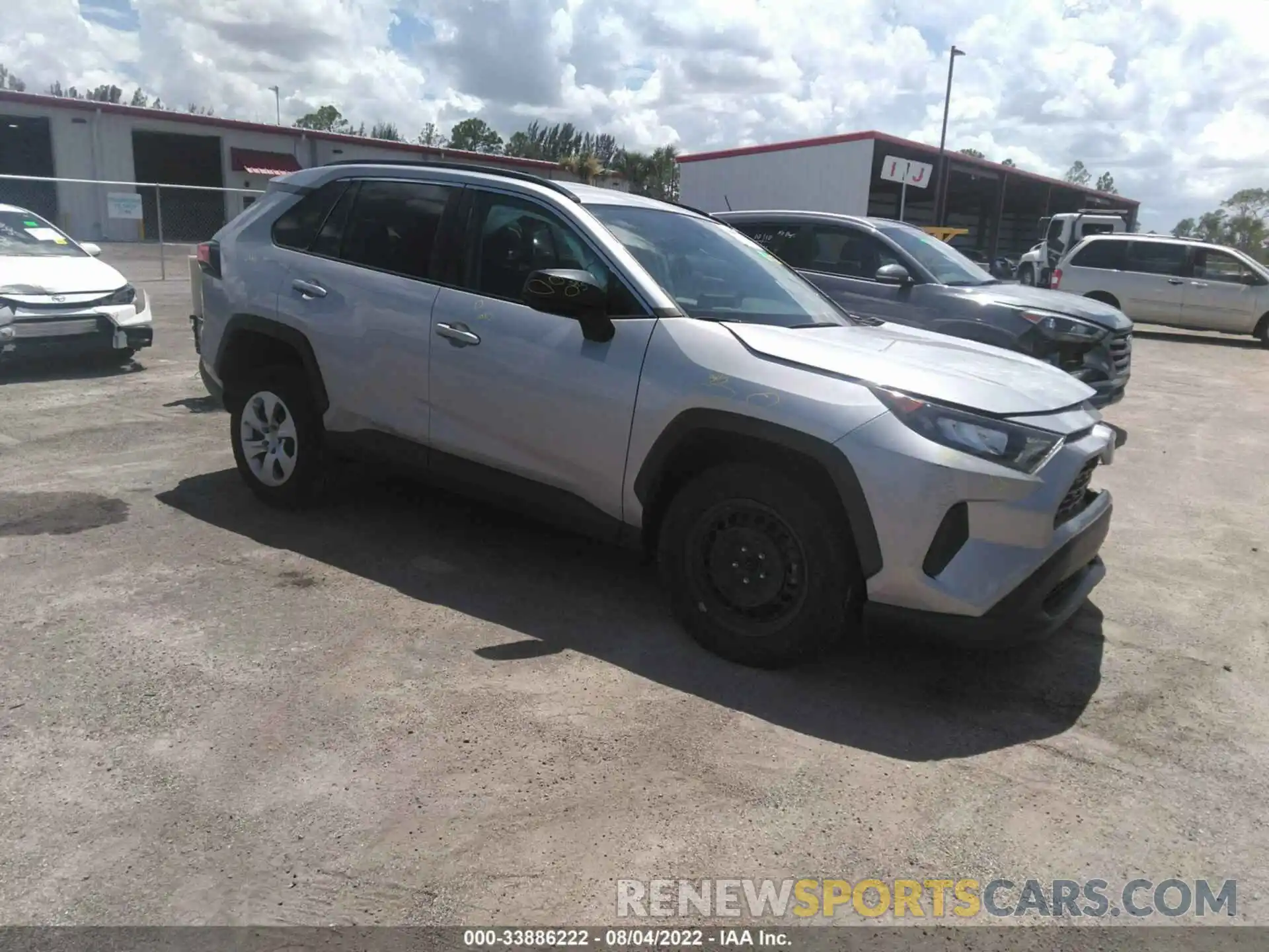 1 Photograph of a damaged car 2T3H1RFV7KW028271 TOYOTA RAV4 2019