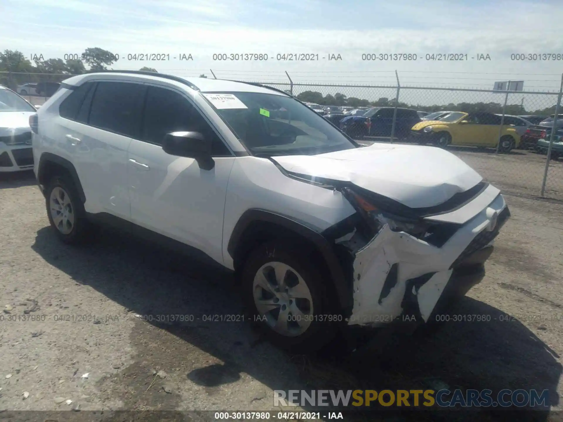 1 Photograph of a damaged car 2T3H1RFV7KW032675 TOYOTA RAV4 2019