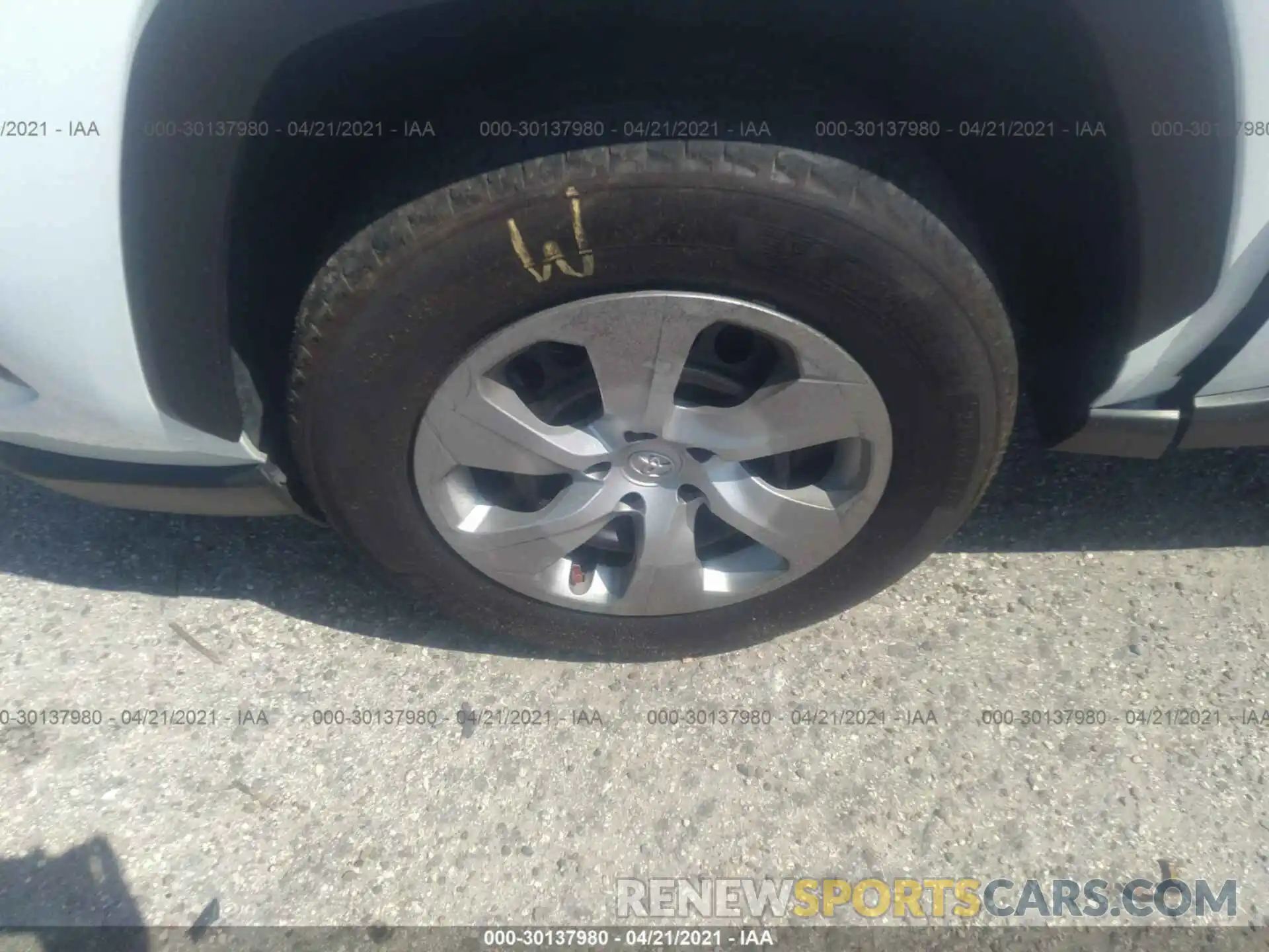 12 Photograph of a damaged car 2T3H1RFV7KW032675 TOYOTA RAV4 2019