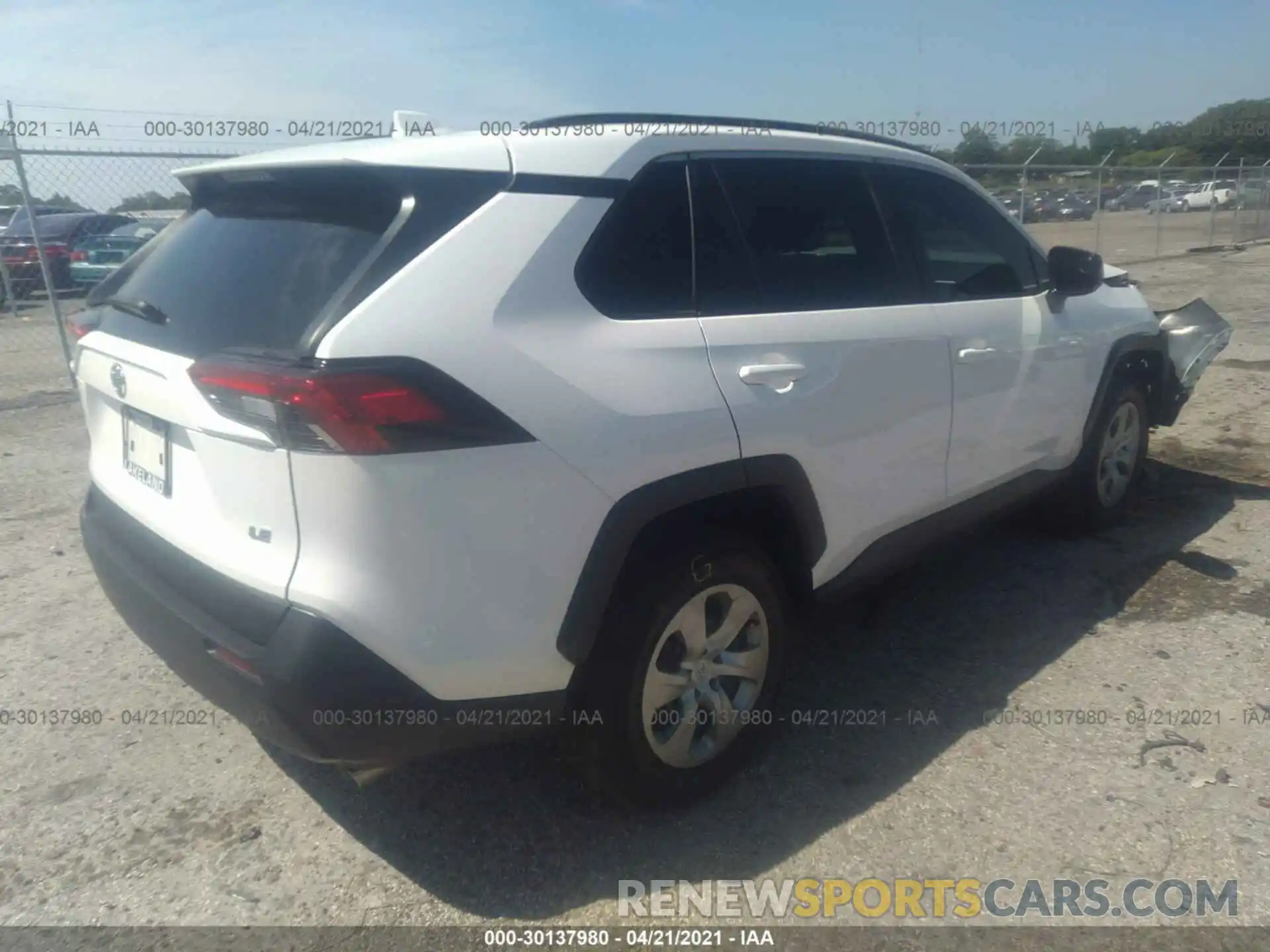 4 Photograph of a damaged car 2T3H1RFV7KW032675 TOYOTA RAV4 2019