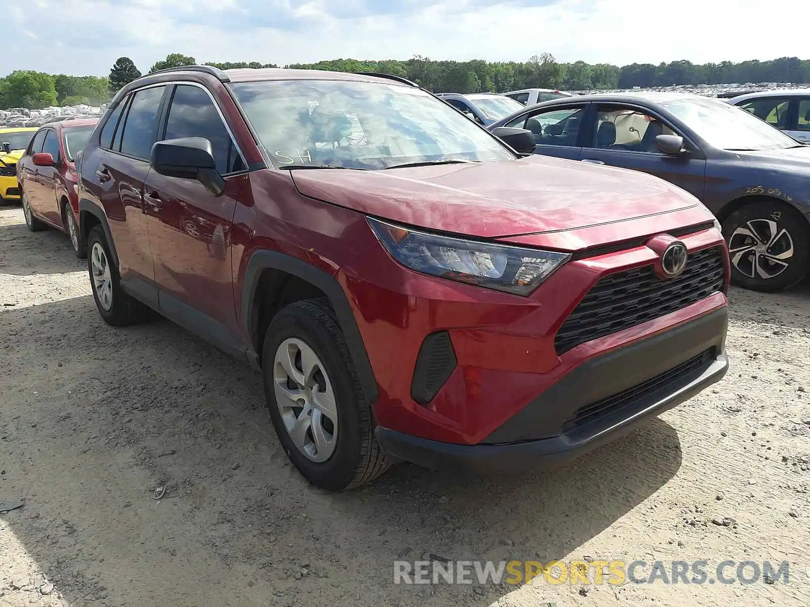 1 Photograph of a damaged car 2T3H1RFV7KW034815 TOYOTA RAV4 2019