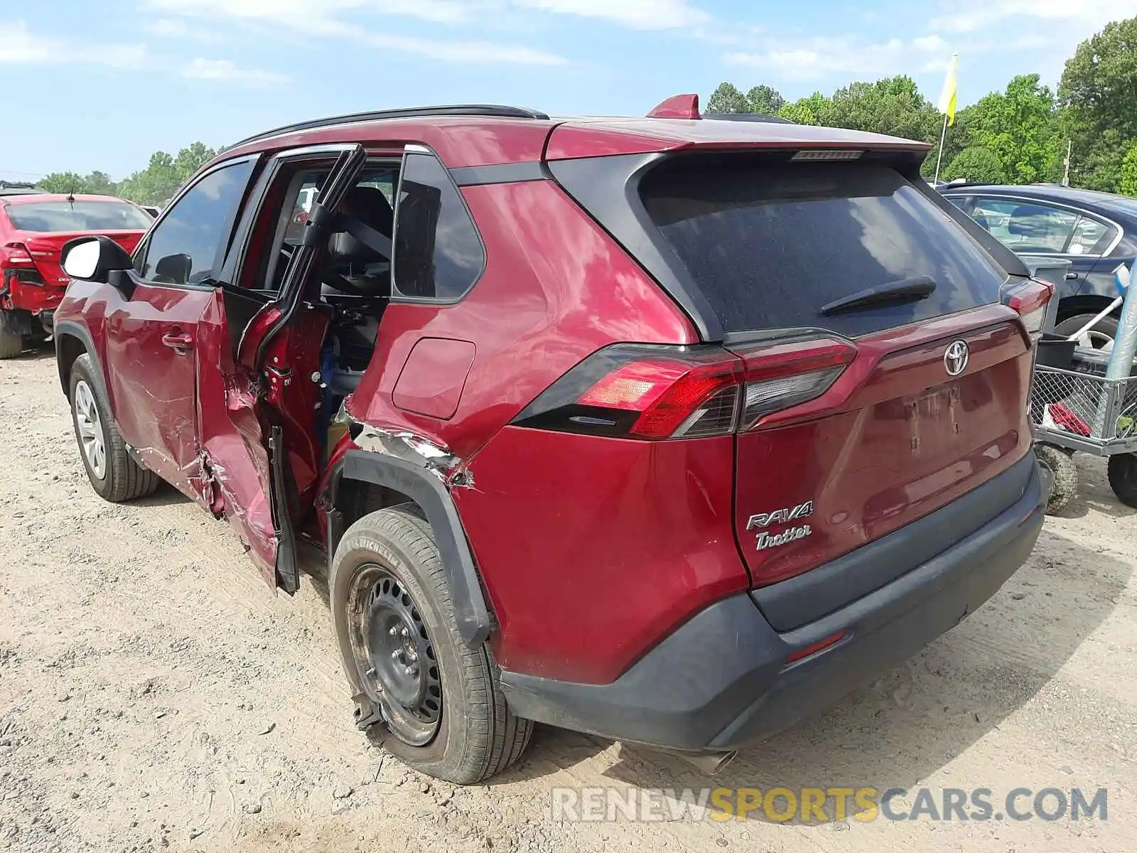 3 Фотография поврежденного автомобиля 2T3H1RFV7KW034815 TOYOTA RAV4 2019