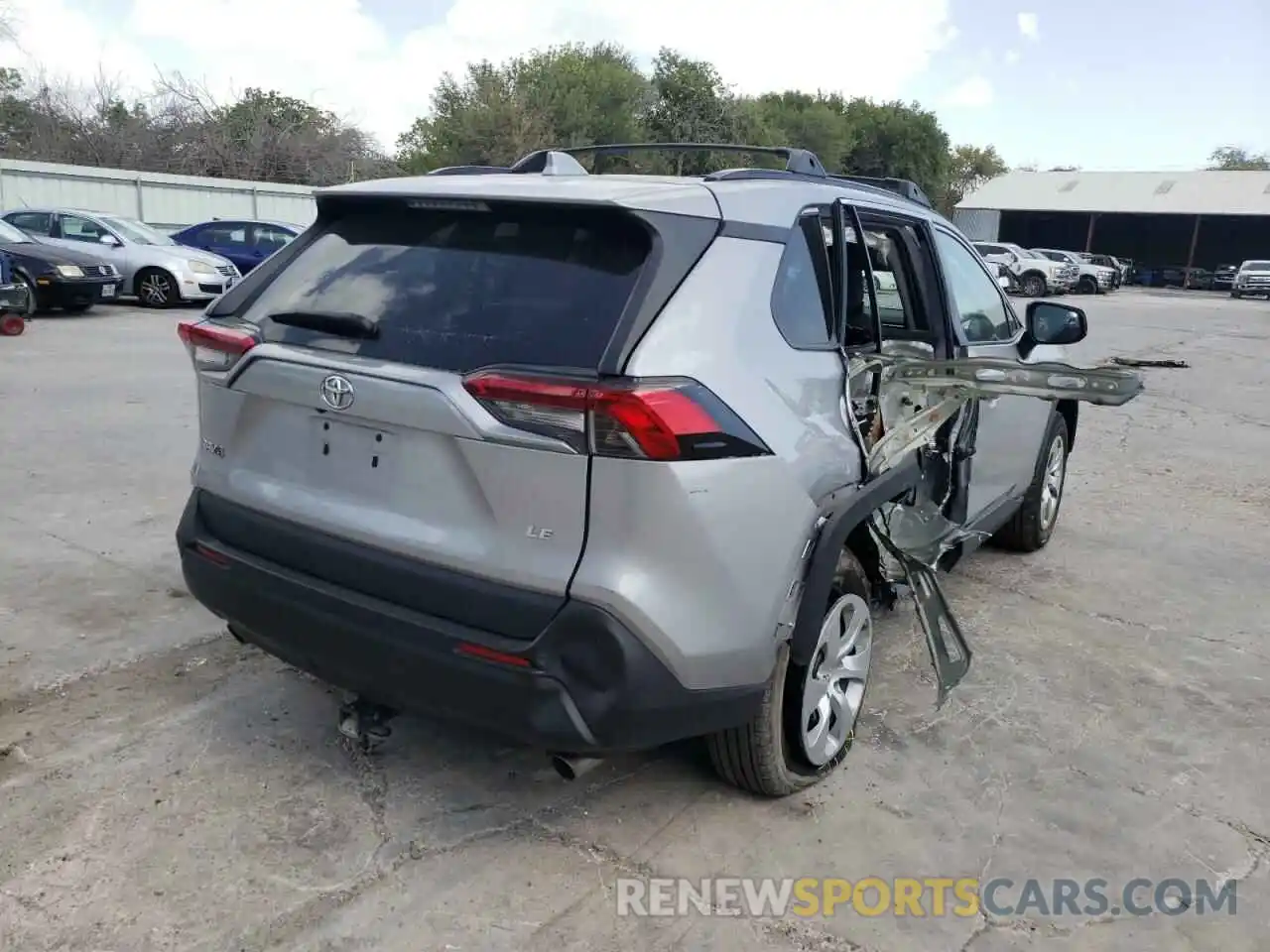 4 Photograph of a damaged car 2T3H1RFV7KW036371 TOYOTA RAV4 2019