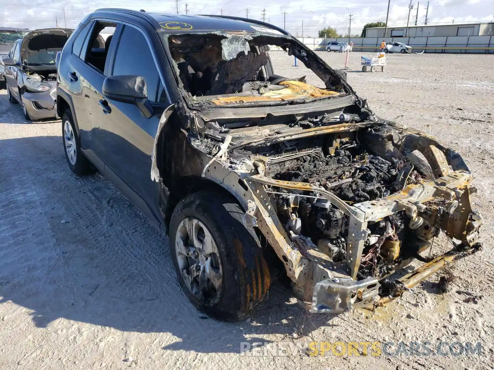 1 Photograph of a damaged car 2T3H1RFV7KW036600 TOYOTA RAV4 2019