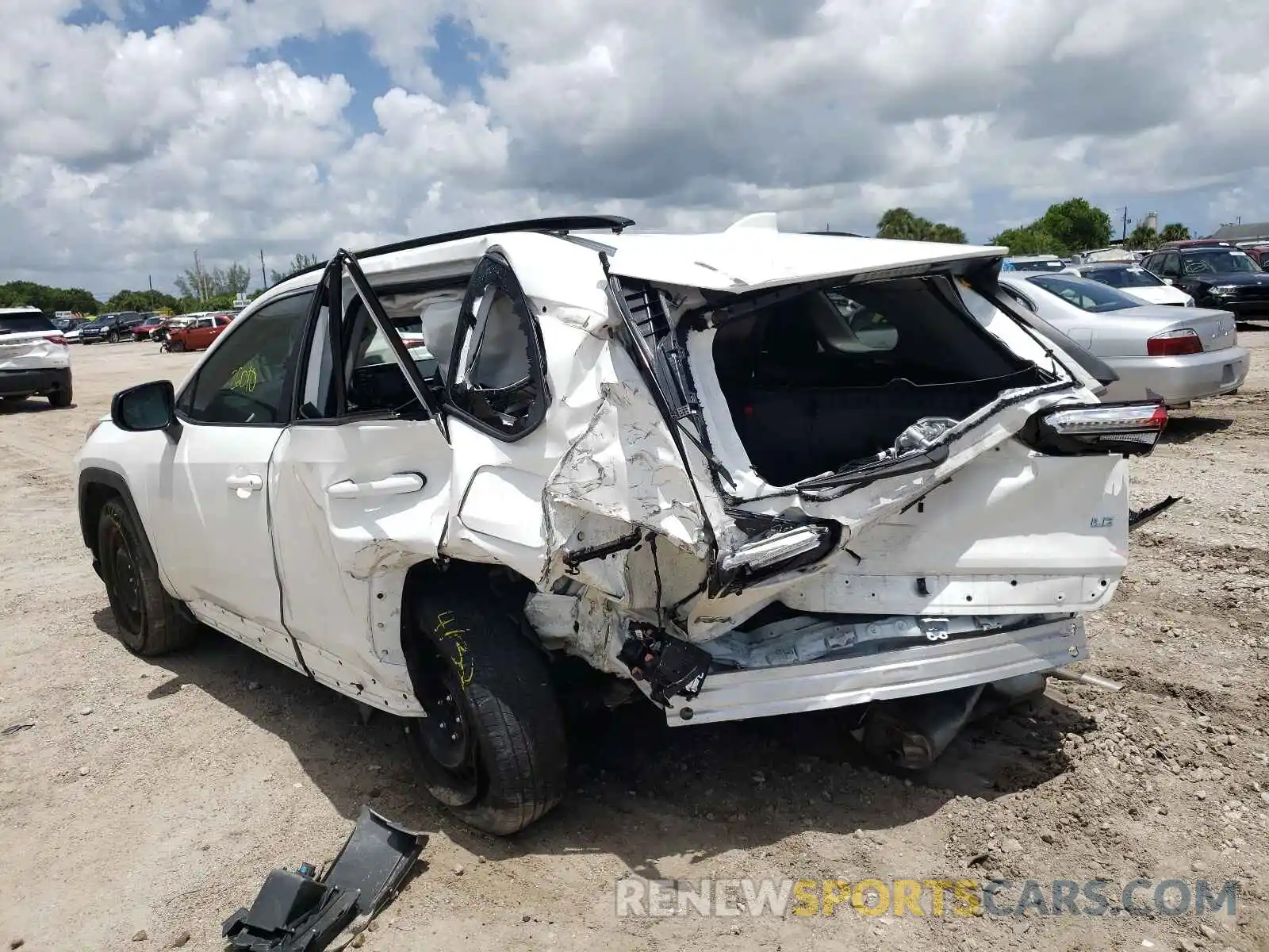 3 Photograph of a damaged car 2T3H1RFV7KW036628 TOYOTA RAV4 2019