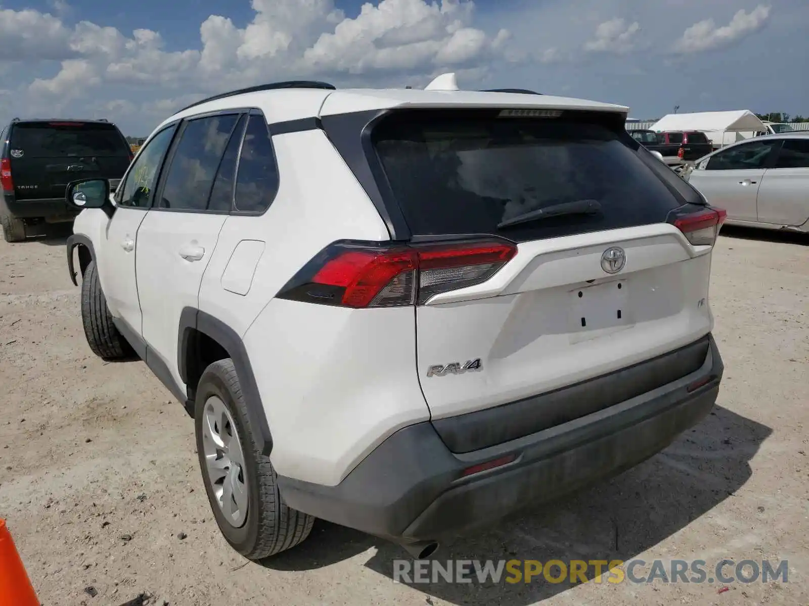 3 Photograph of a damaged car 2T3H1RFV7KW038167 TOYOTA RAV4 2019