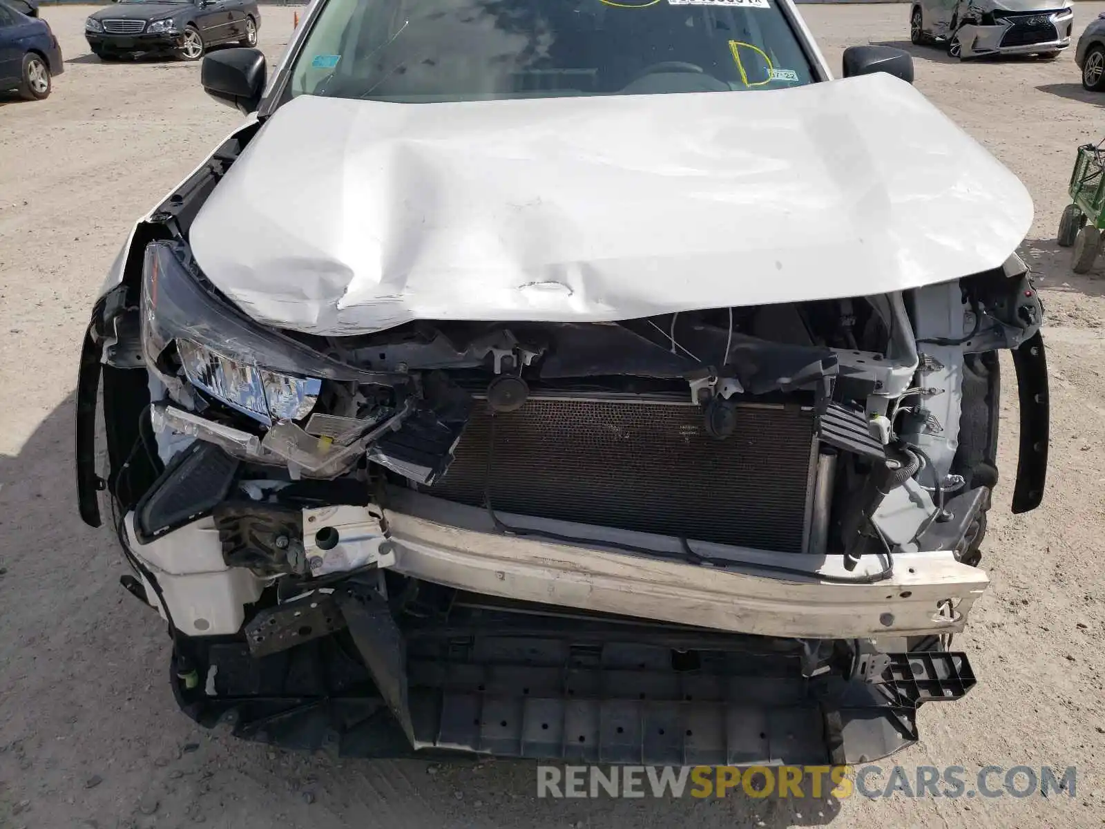 9 Photograph of a damaged car 2T3H1RFV7KW038167 TOYOTA RAV4 2019