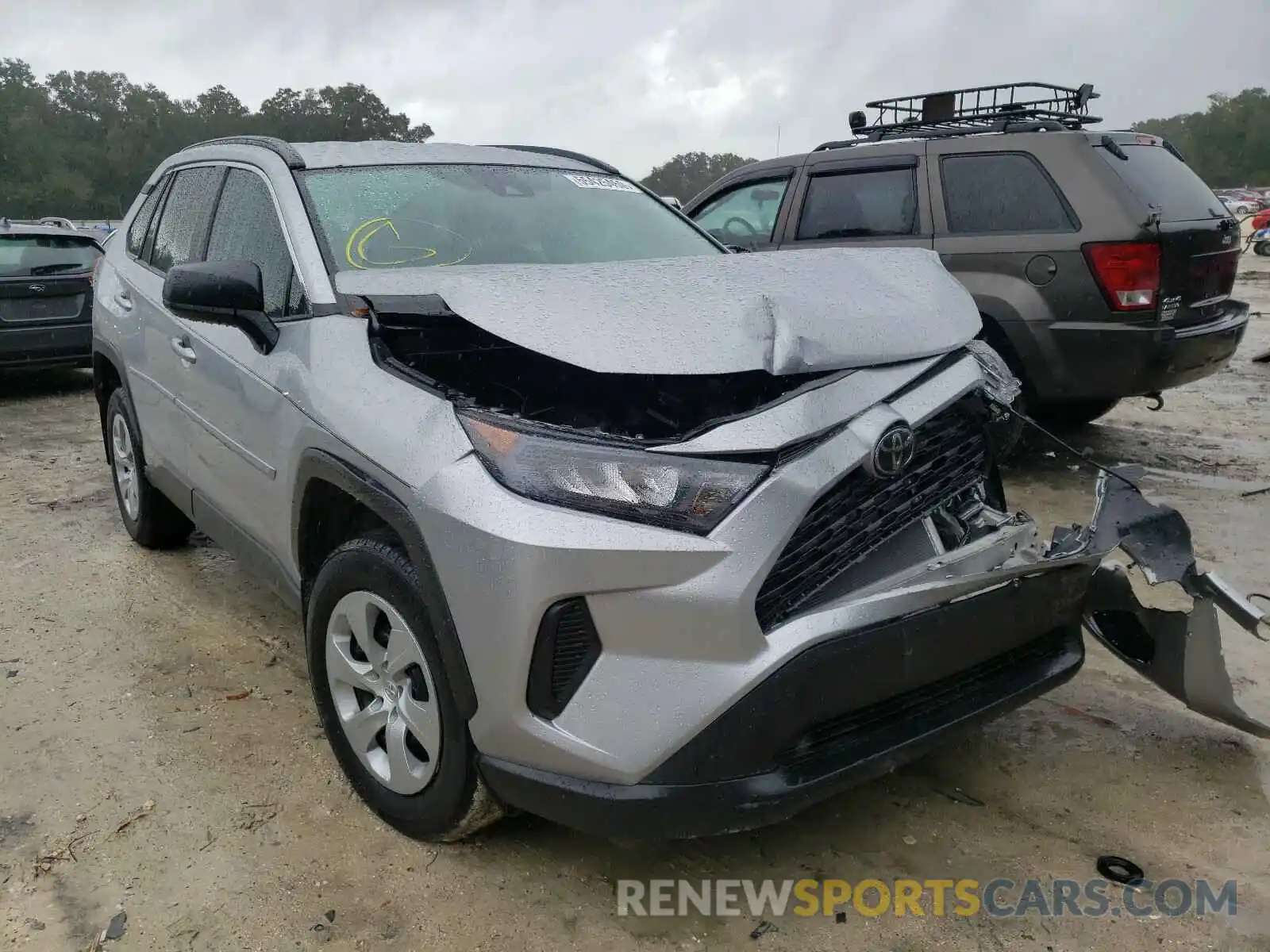 1 Photograph of a damaged car 2T3H1RFV7KW040873 TOYOTA RAV4 2019