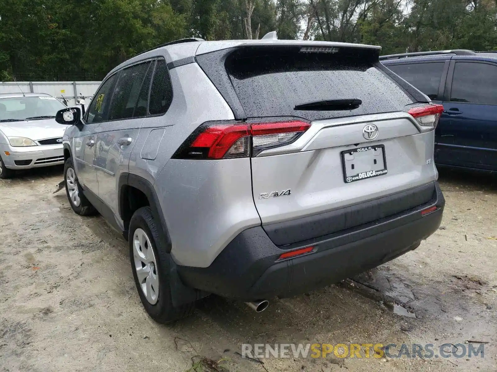 3 Photograph of a damaged car 2T3H1RFV7KW040873 TOYOTA RAV4 2019