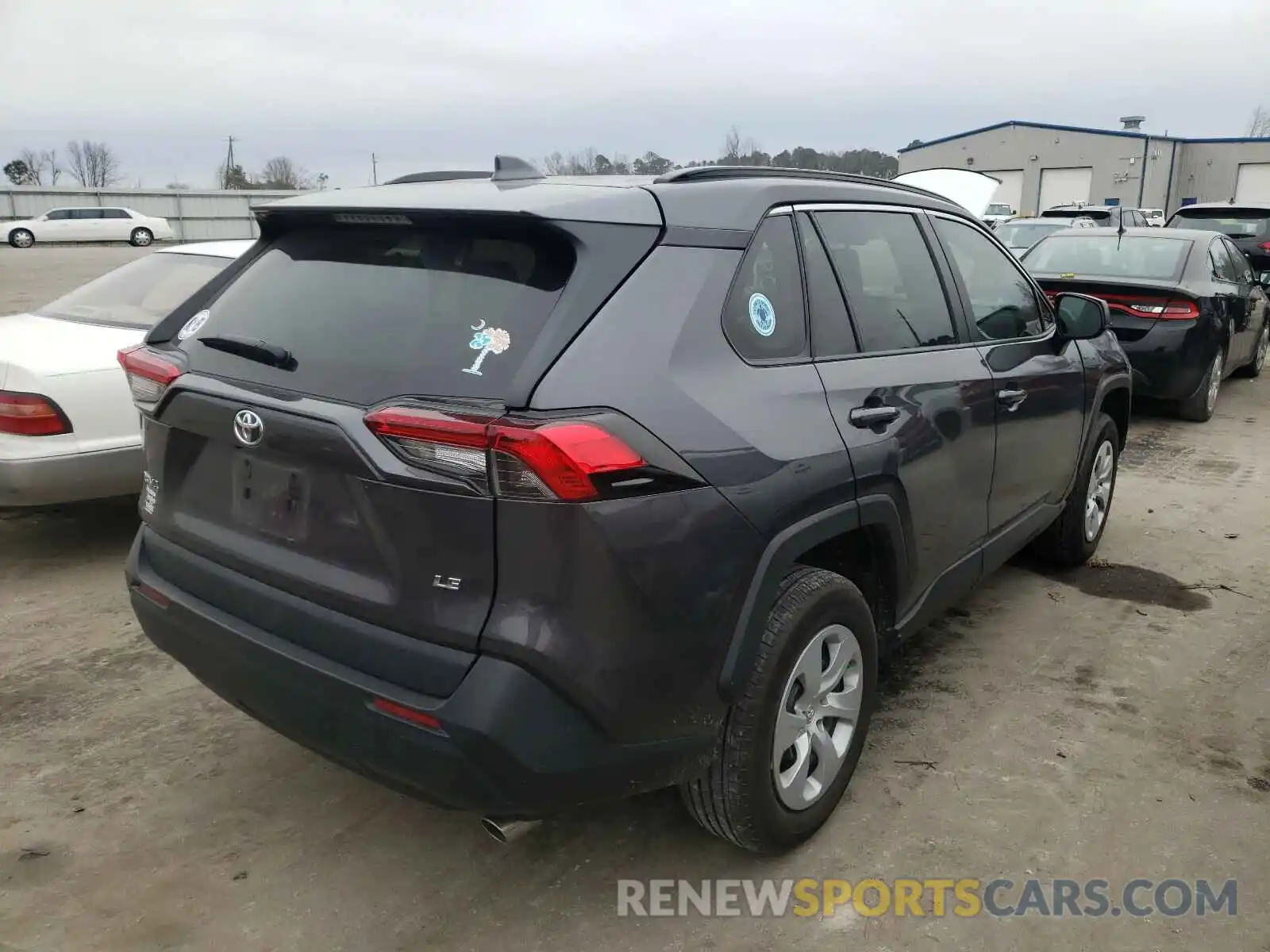 4 Photograph of a damaged car 2T3H1RFV7KW042171 TOYOTA RAV4 2019