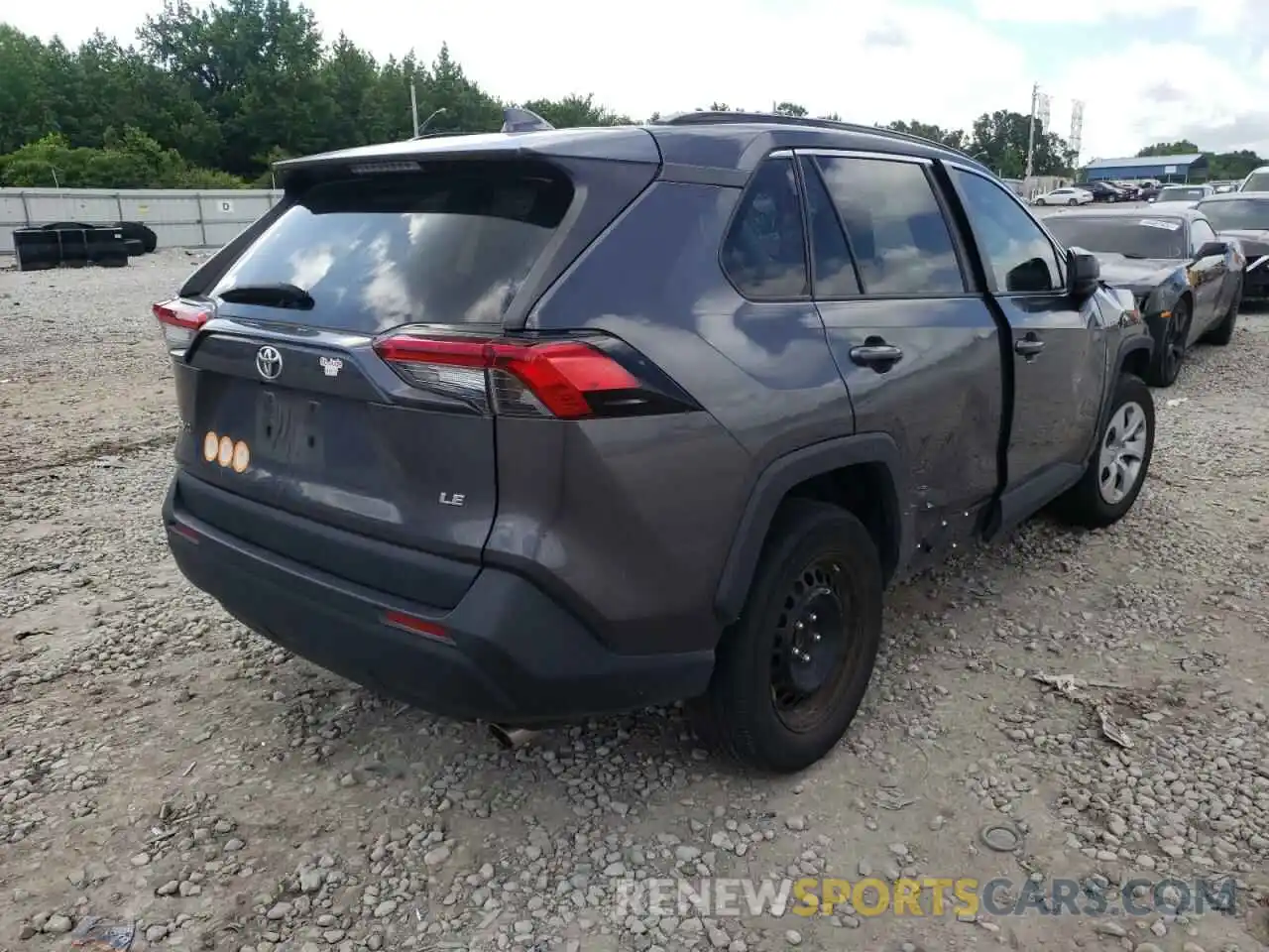 4 Photograph of a damaged car 2T3H1RFV7KW042199 TOYOTA RAV4 2019