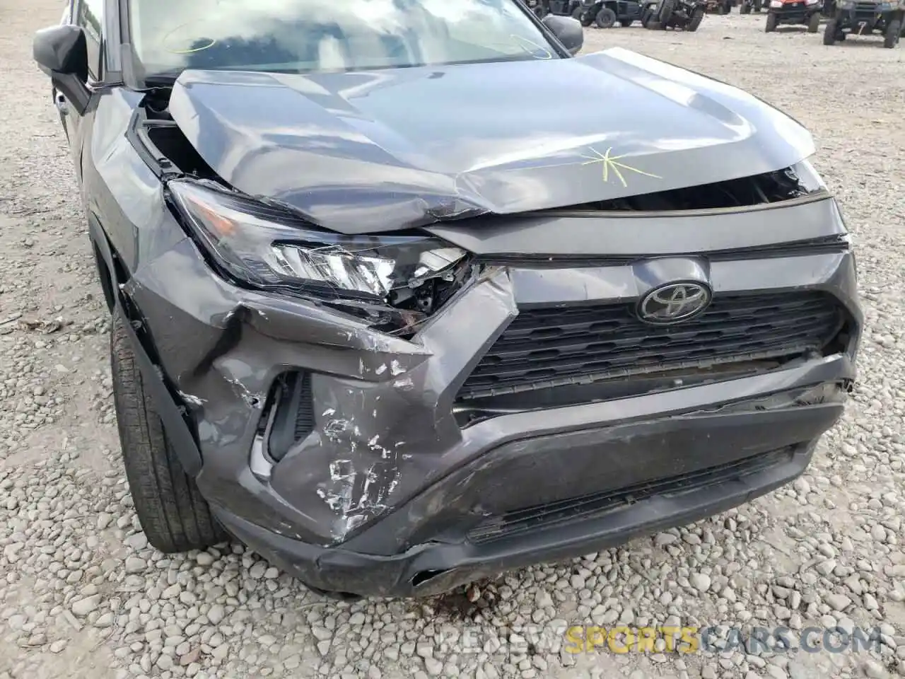 9 Photograph of a damaged car 2T3H1RFV7KW042199 TOYOTA RAV4 2019