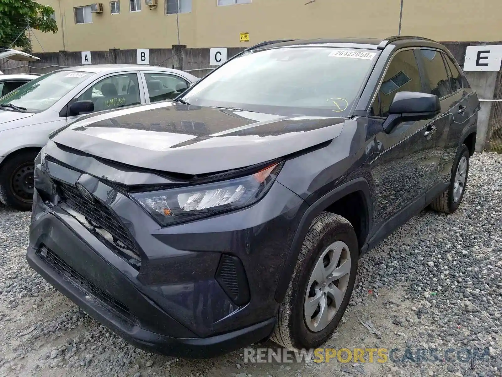 2 Фотография поврежденного автомобиля 2T3H1RFV7KW042476 TOYOTA RAV4 2019