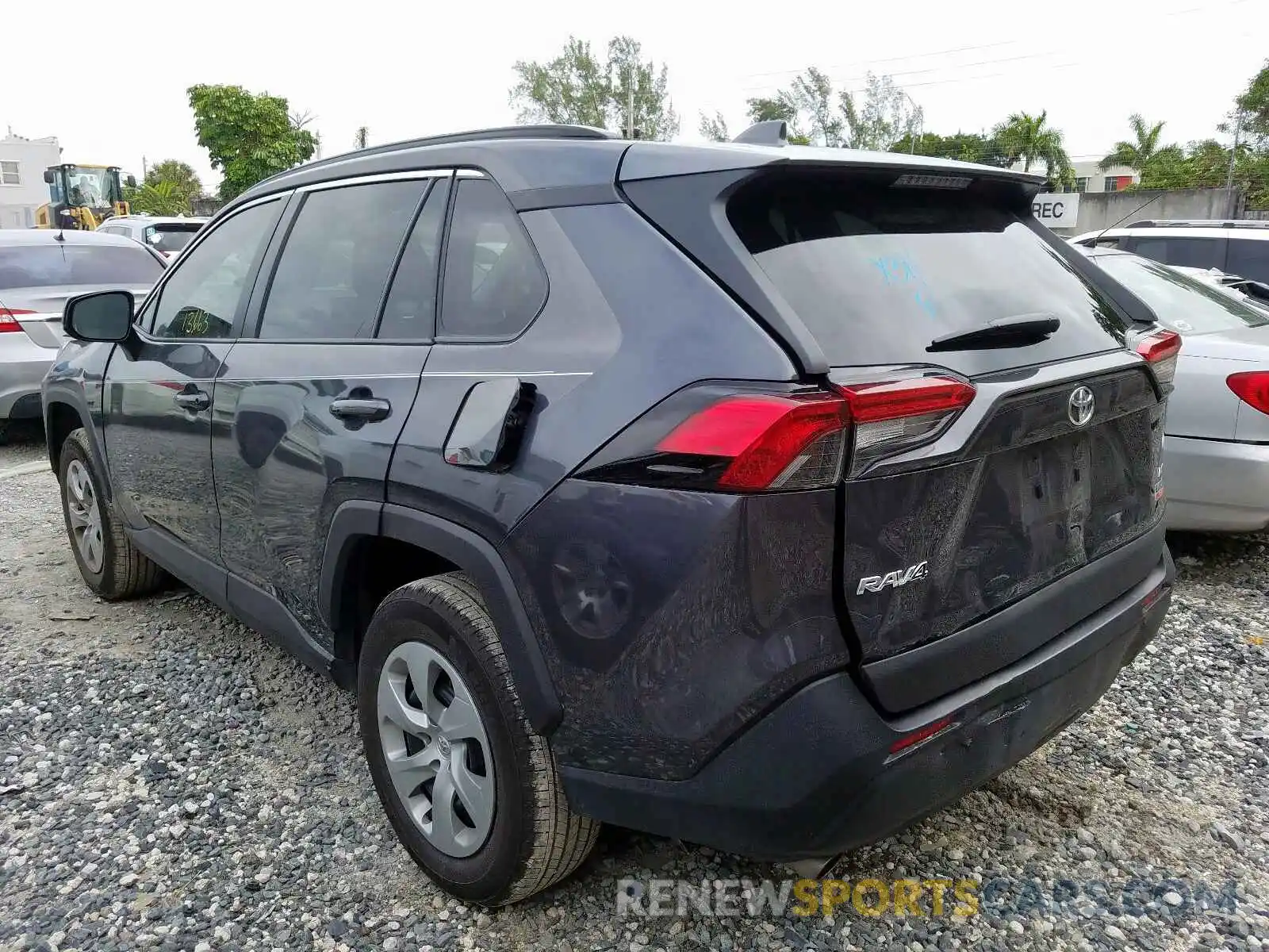 3 Фотография поврежденного автомобиля 2T3H1RFV7KW042476 TOYOTA RAV4 2019