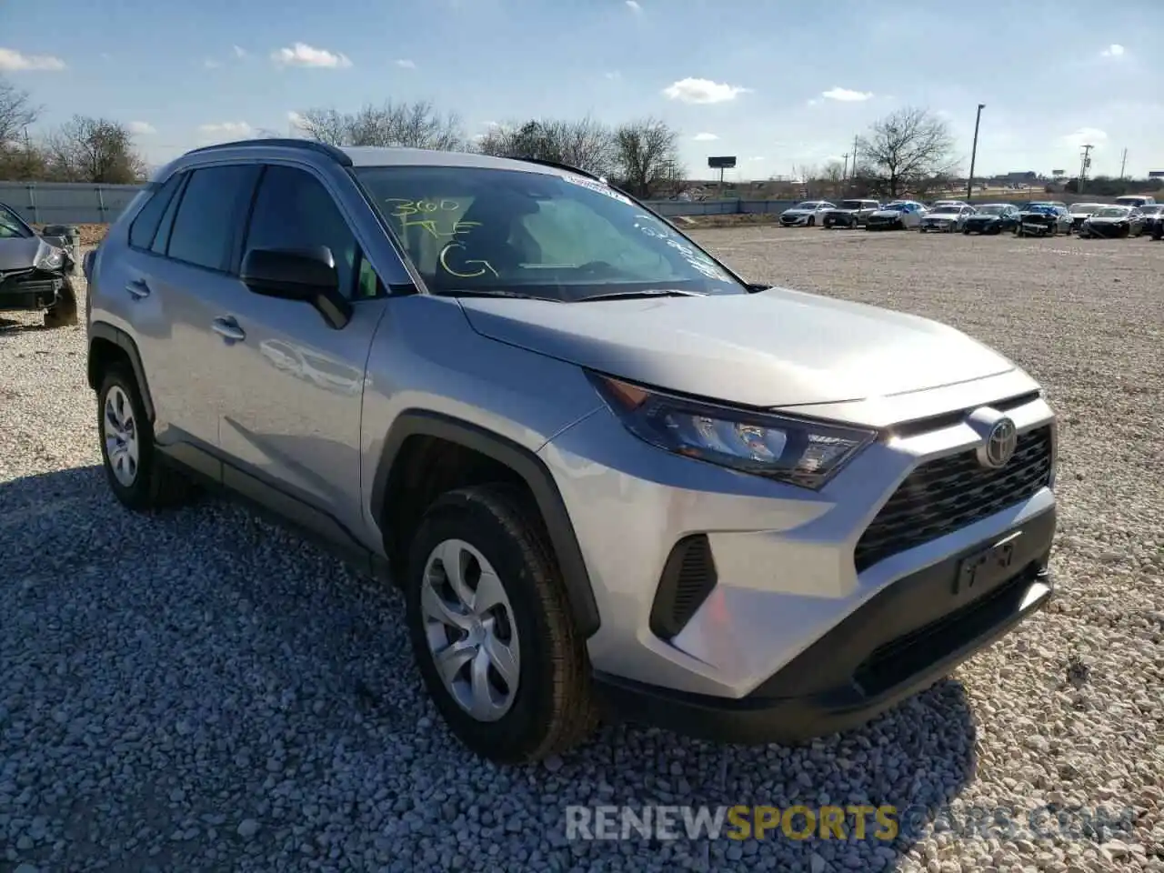 1 Photograph of a damaged car 2T3H1RFV7KW042851 TOYOTA RAV4 2019