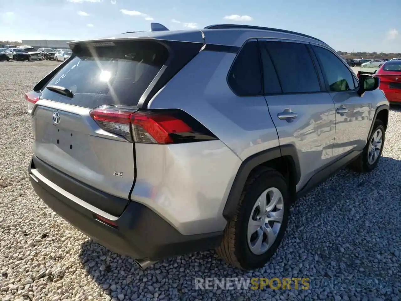 4 Photograph of a damaged car 2T3H1RFV7KW042851 TOYOTA RAV4 2019