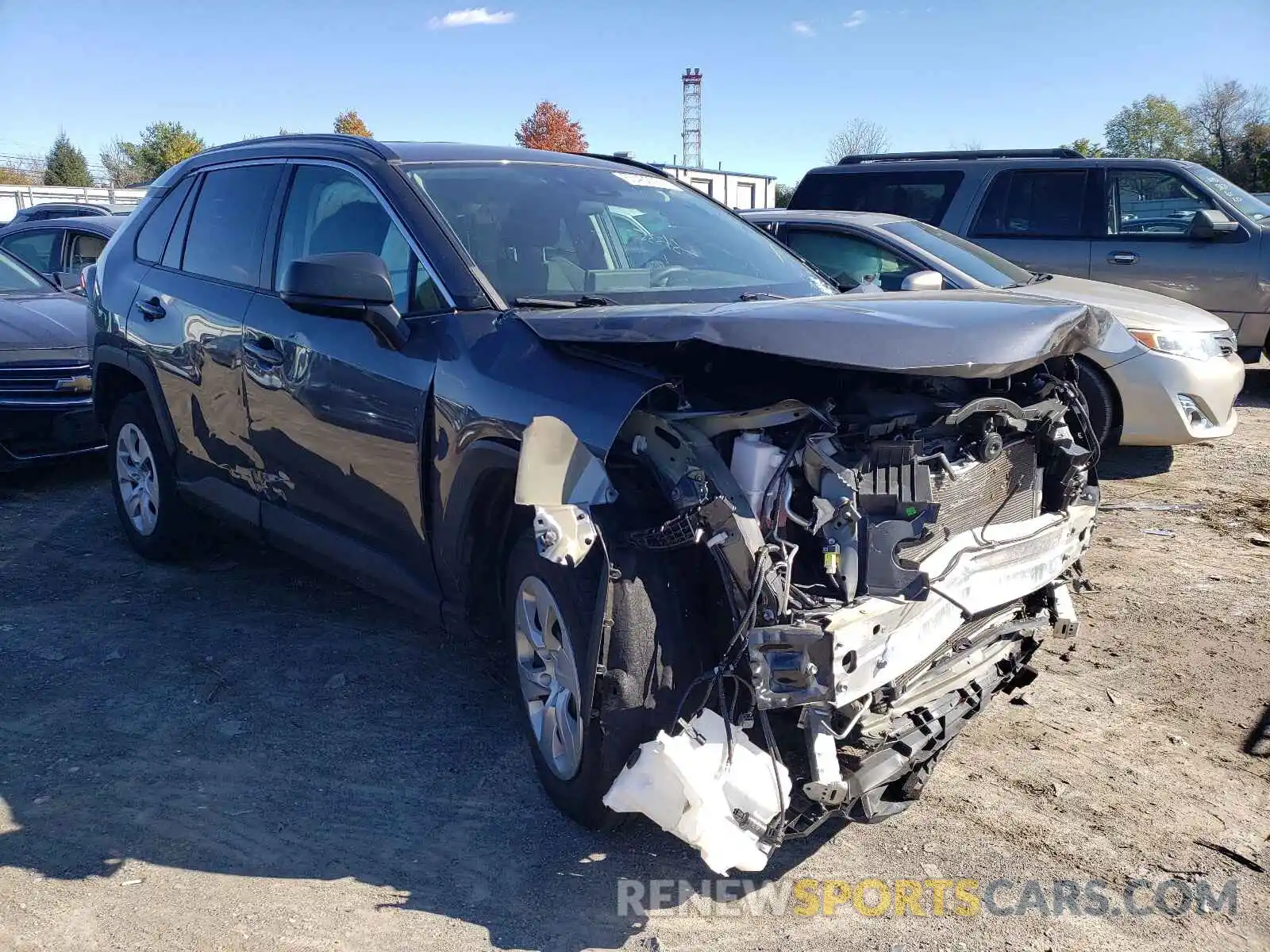 1 Photograph of a damaged car 2T3H1RFV7KW042915 TOYOTA RAV4 2019