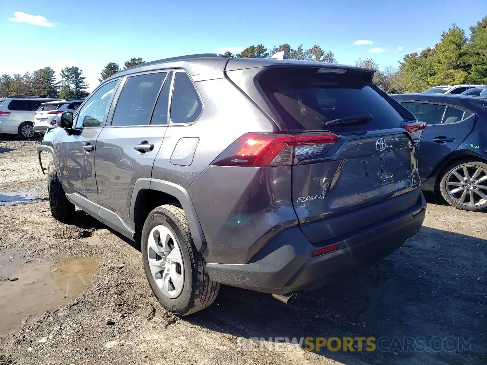 3 Photograph of a damaged car 2T3H1RFV7KW042915 TOYOTA RAV4 2019