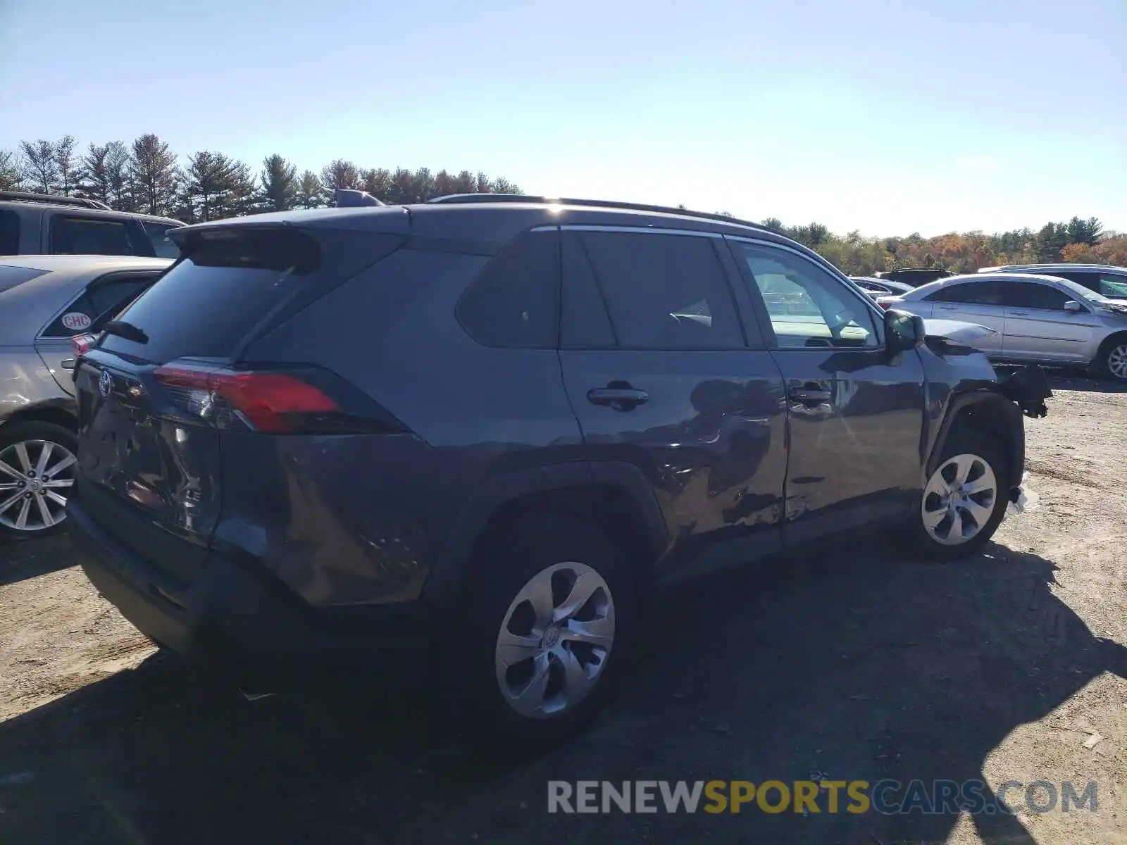 4 Photograph of a damaged car 2T3H1RFV7KW042915 TOYOTA RAV4 2019