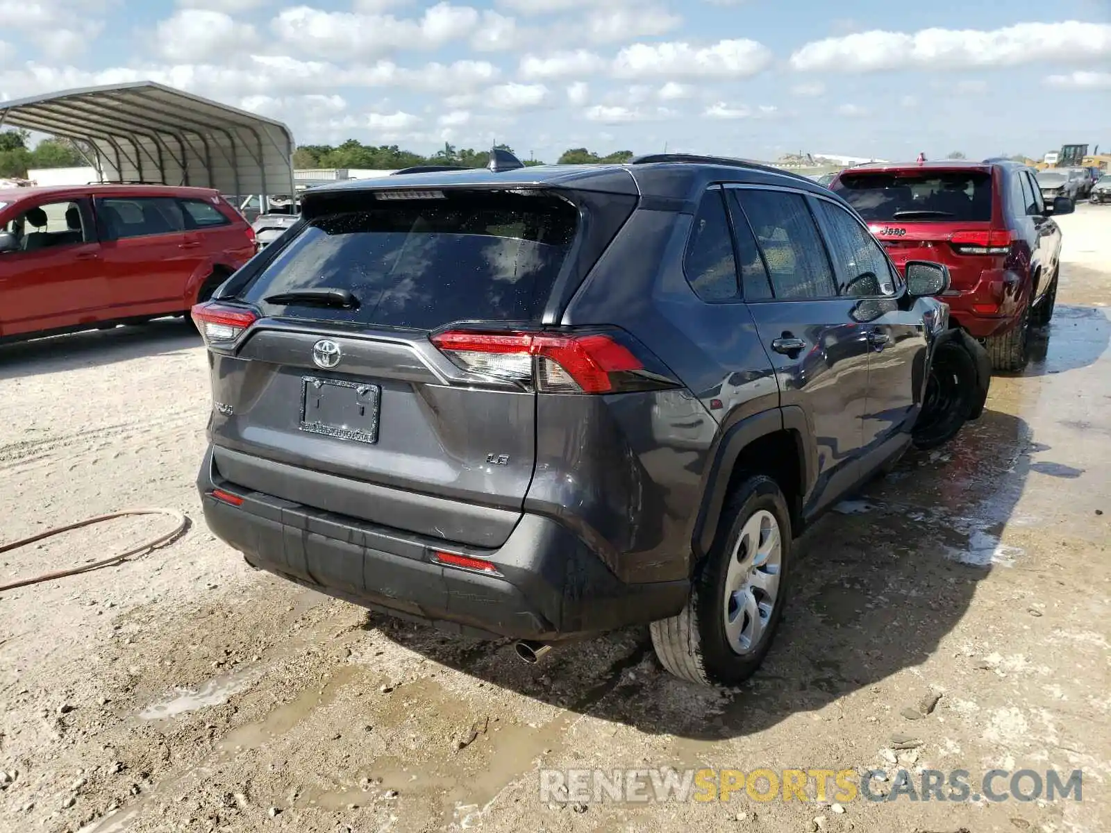 4 Photograph of a damaged car 2T3H1RFV7KW044227 TOYOTA RAV4 2019