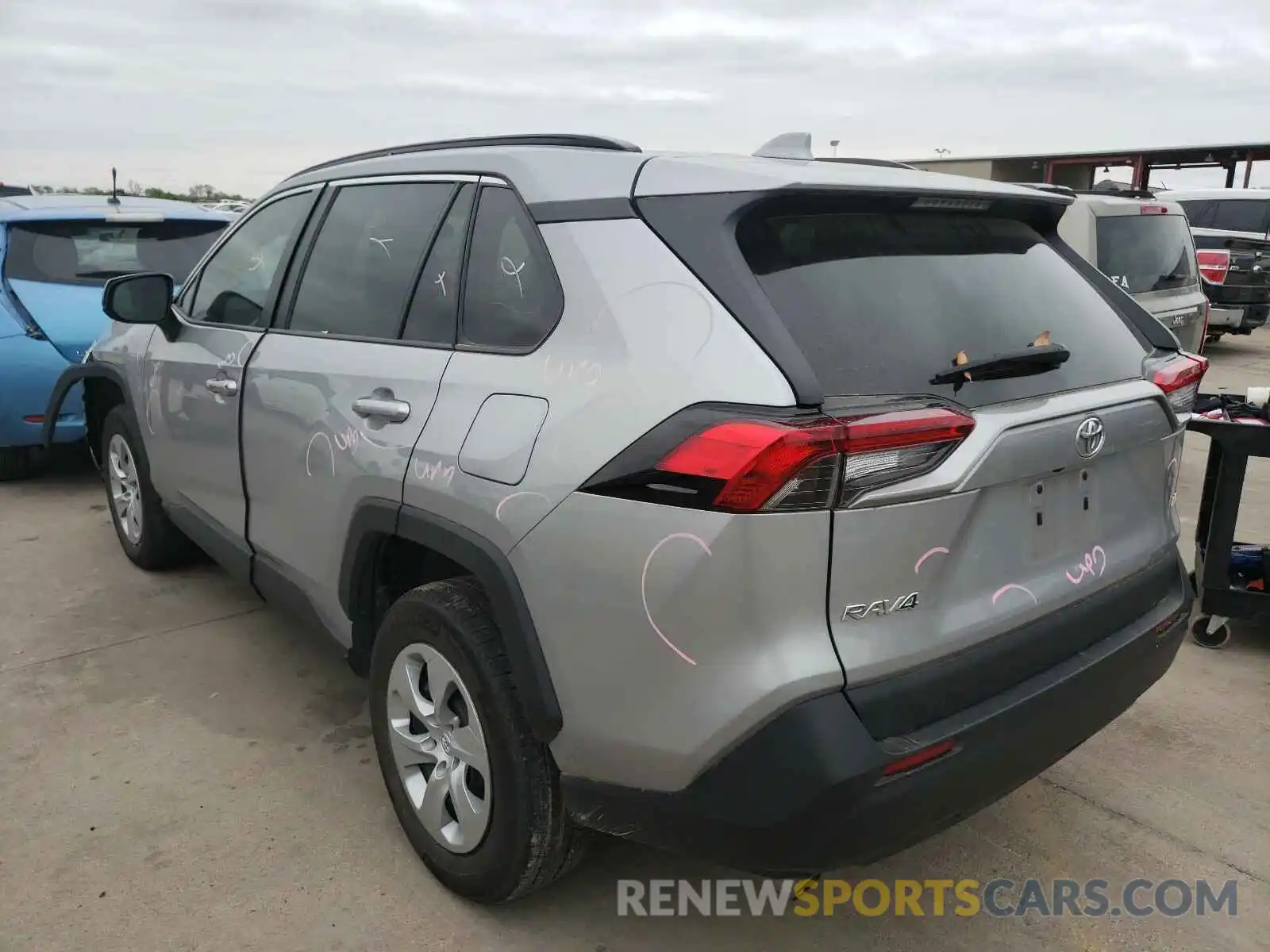 3 Фотография поврежденного автомобиля 2T3H1RFV7KW045104 TOYOTA RAV4 2019