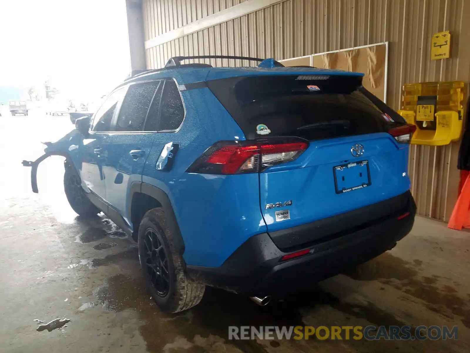 3 Photograph of a damaged car 2T3H1RFV7KW045331 TOYOTA RAV4 2019