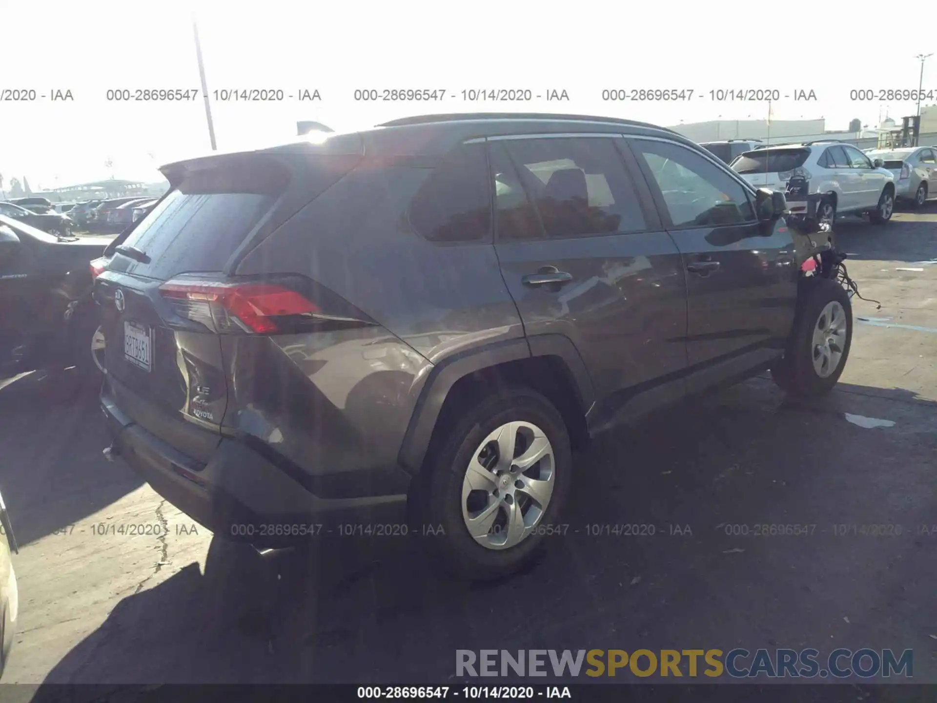 4 Фотография поврежденного автомобиля 2T3H1RFV7KW045720 TOYOTA RAV4 2019