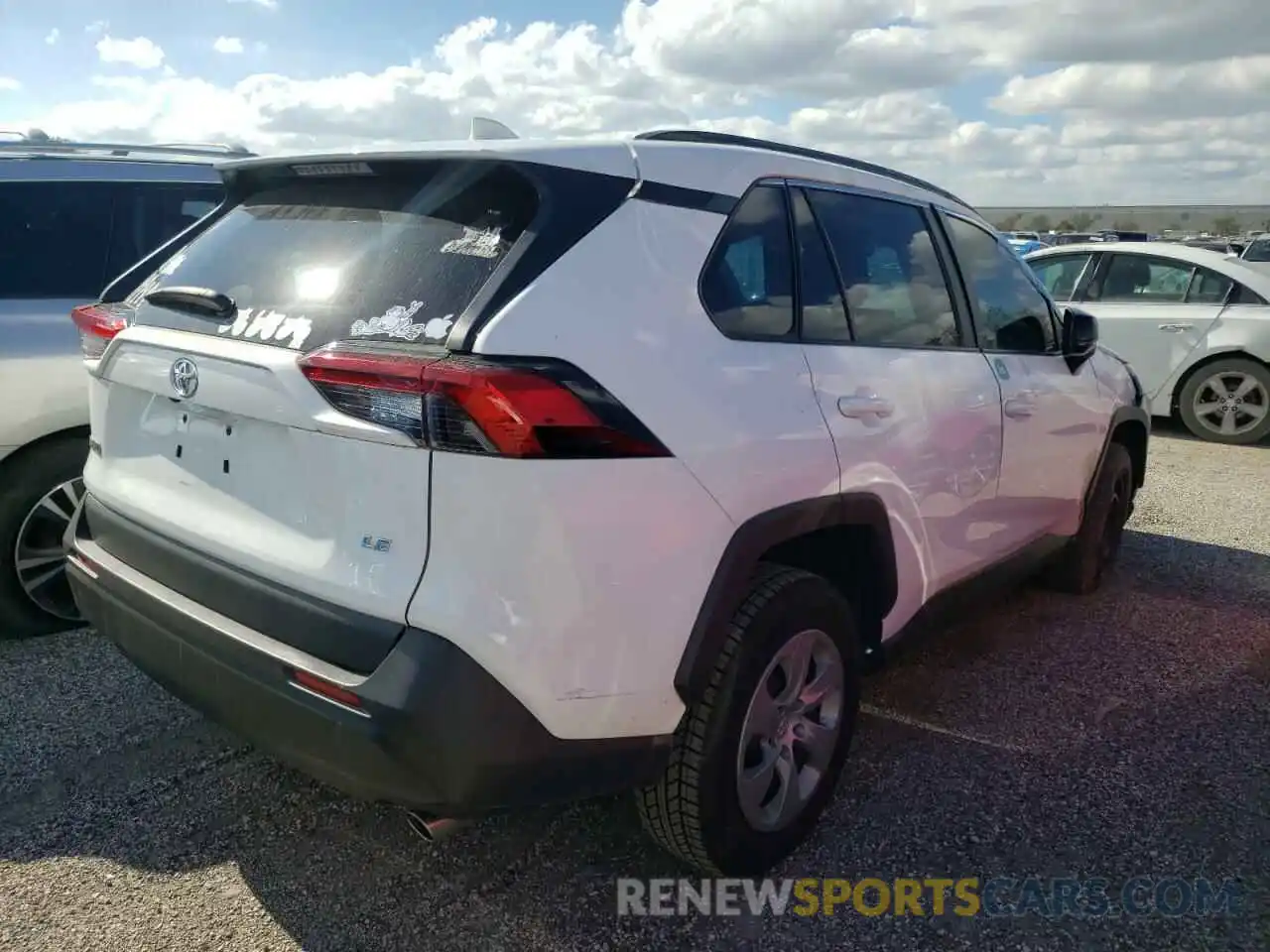 4 Photograph of a damaged car 2T3H1RFV7KW052585 TOYOTA RAV4 2019