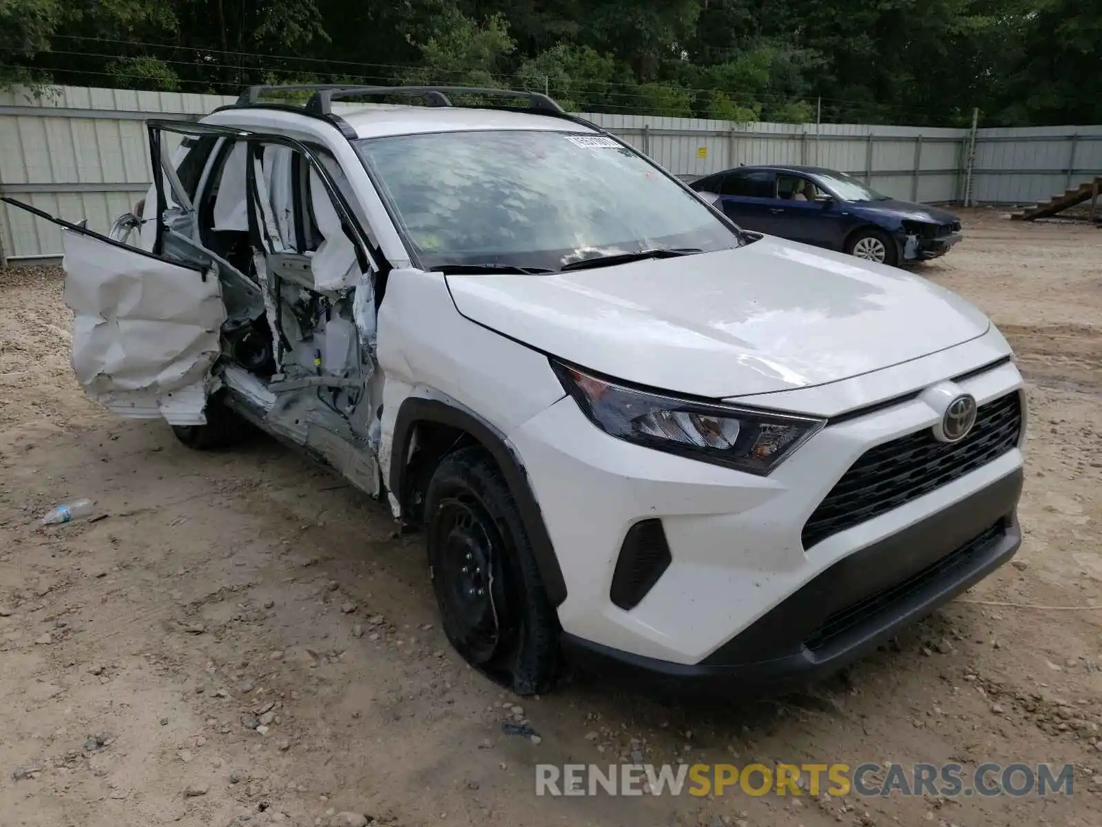 1 Photograph of a damaged car 2T3H1RFV7KW053624 TOYOTA RAV4 2019