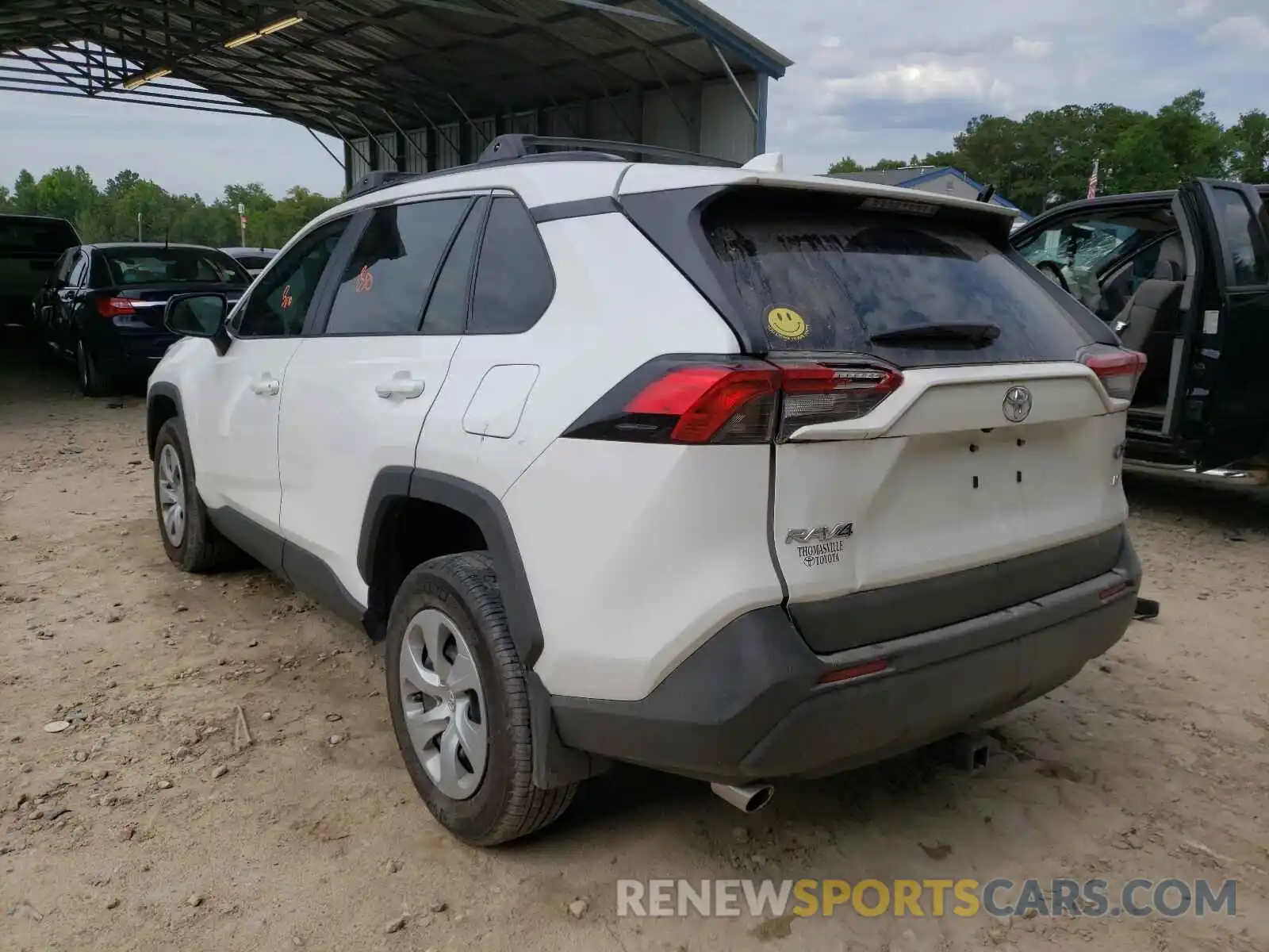 3 Фотография поврежденного автомобиля 2T3H1RFV7KW053624 TOYOTA RAV4 2019