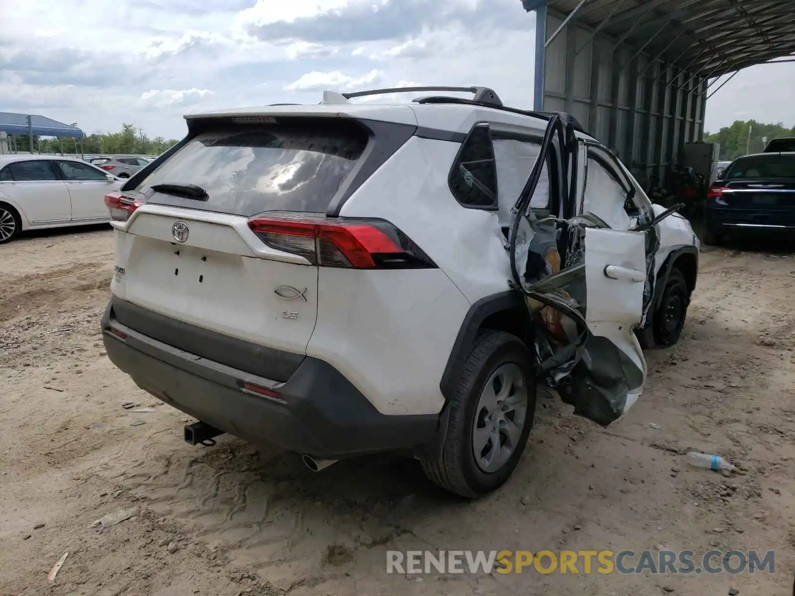 4 Photograph of a damaged car 2T3H1RFV7KW053624 TOYOTA RAV4 2019