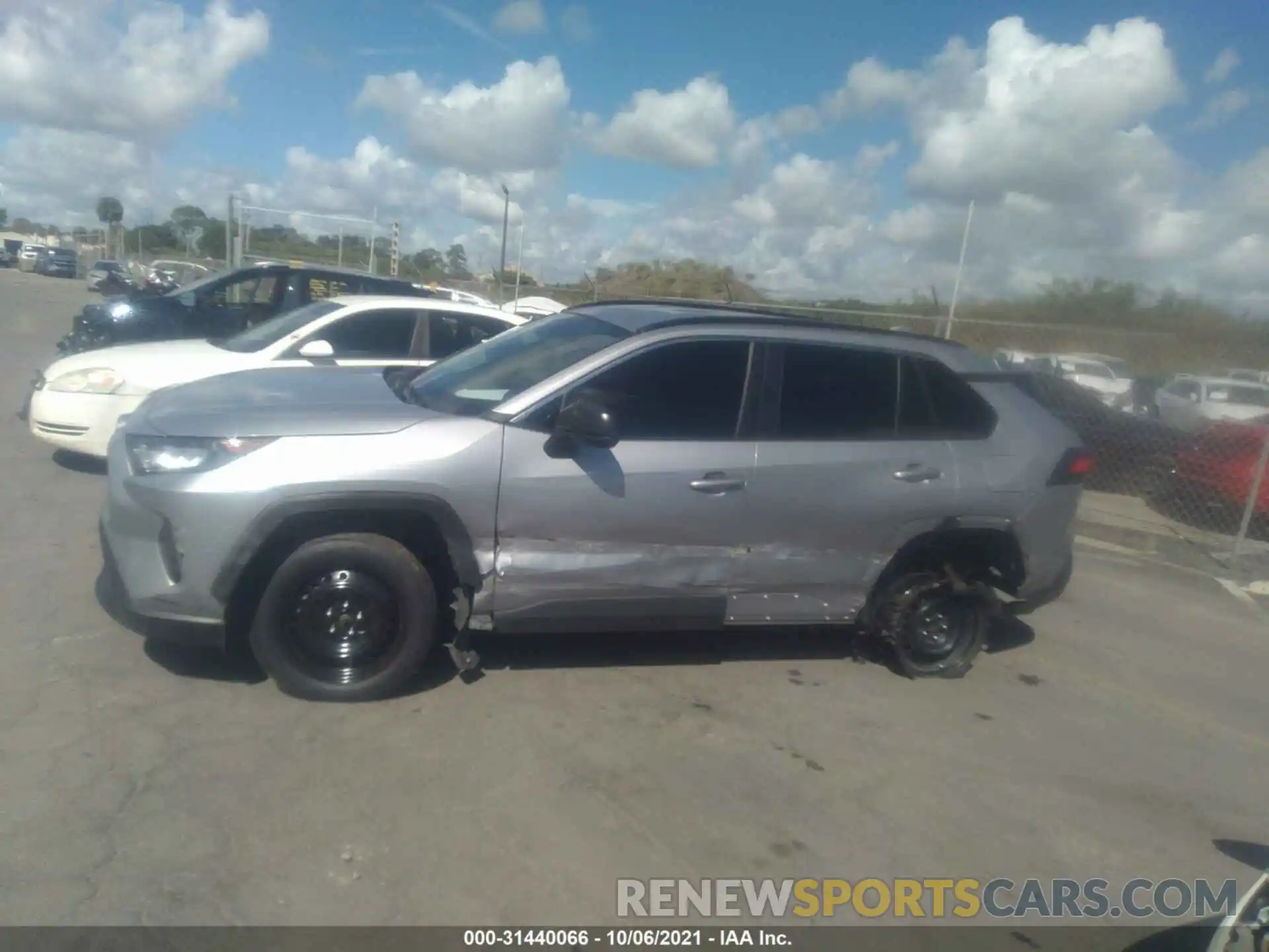 6 Photograph of a damaged car 2T3H1RFV7KW053641 TOYOTA RAV4 2019