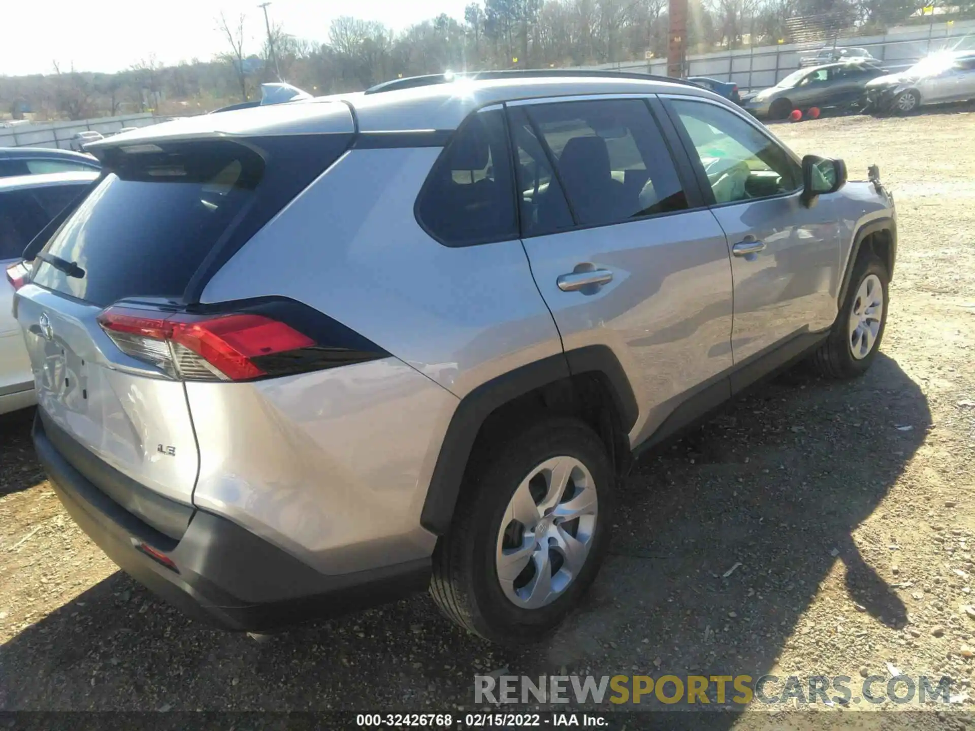 4 Photograph of a damaged car 2T3H1RFV7KW053980 TOYOTA RAV4 2019