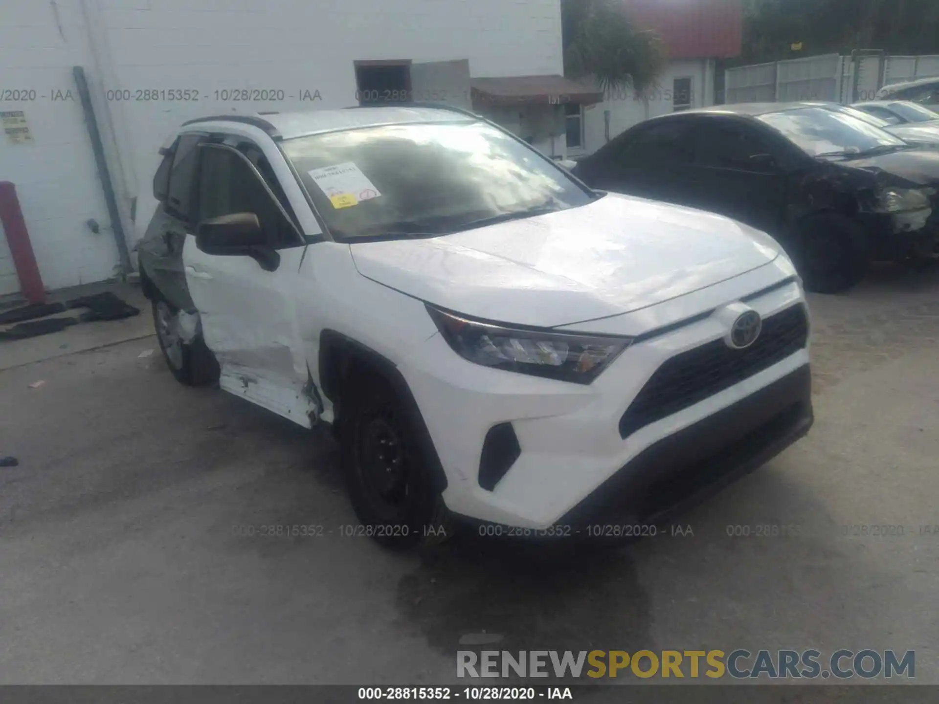 1 Photograph of a damaged car 2T3H1RFV7KW055633 TOYOTA RAV4 2019