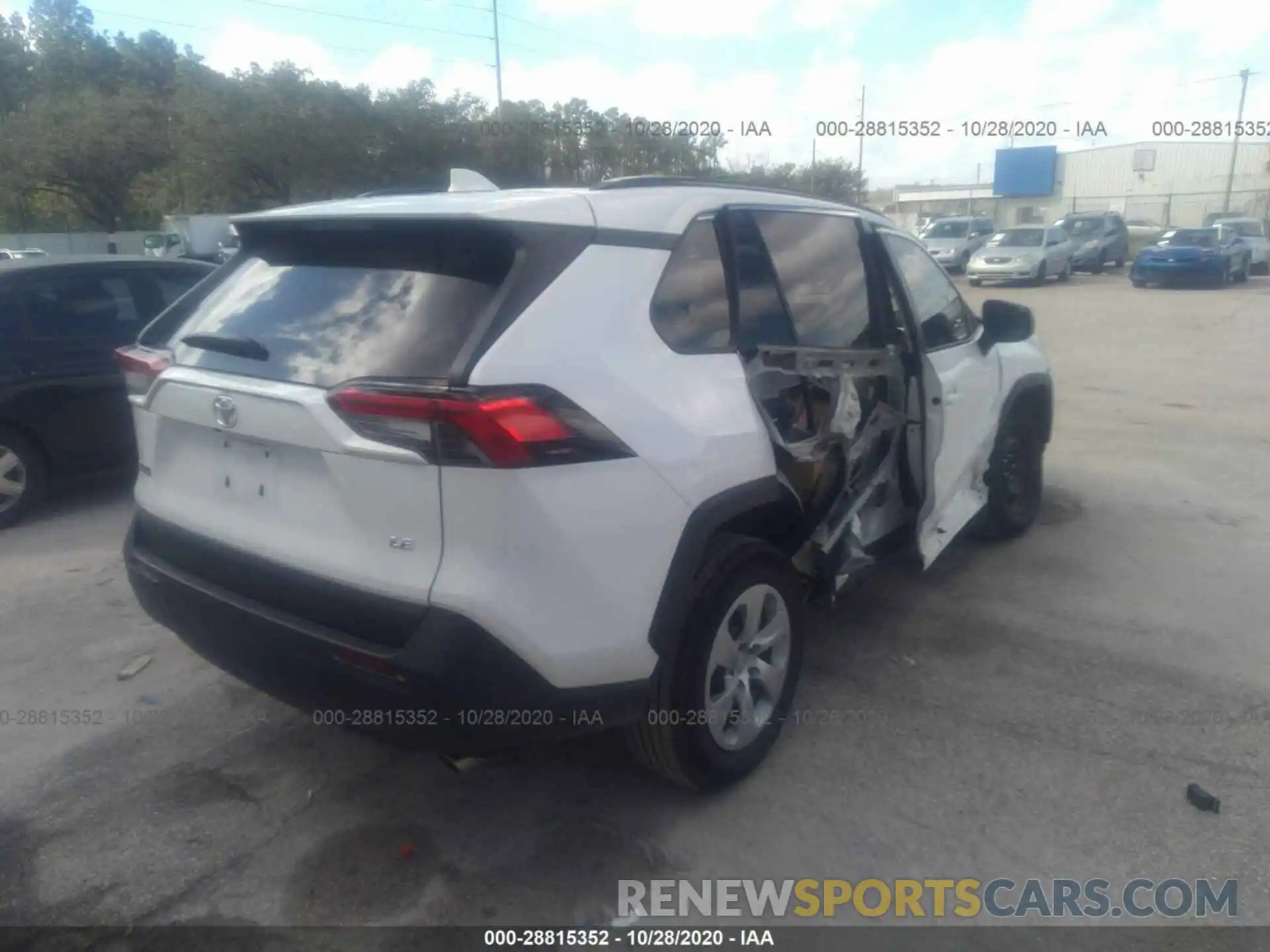 4 Photograph of a damaged car 2T3H1RFV7KW055633 TOYOTA RAV4 2019