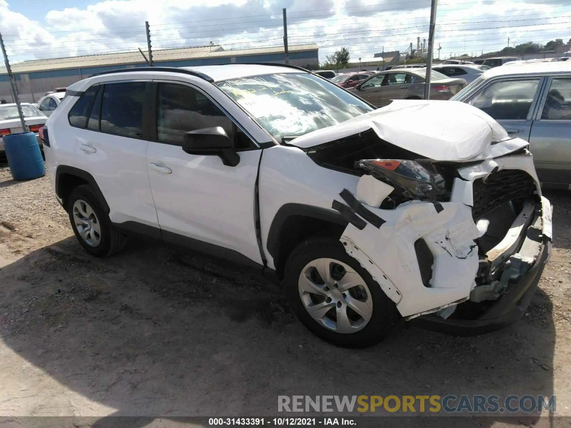 1 Photograph of a damaged car 2T3H1RFV7KW056037 TOYOTA RAV4 2019