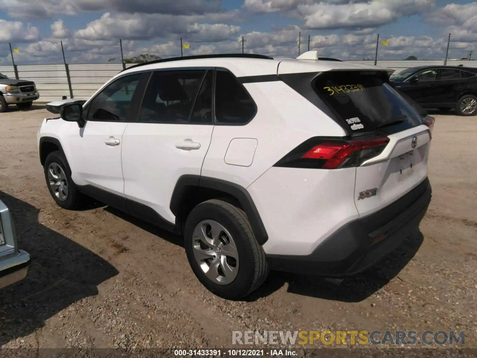 3 Photograph of a damaged car 2T3H1RFV7KW056037 TOYOTA RAV4 2019