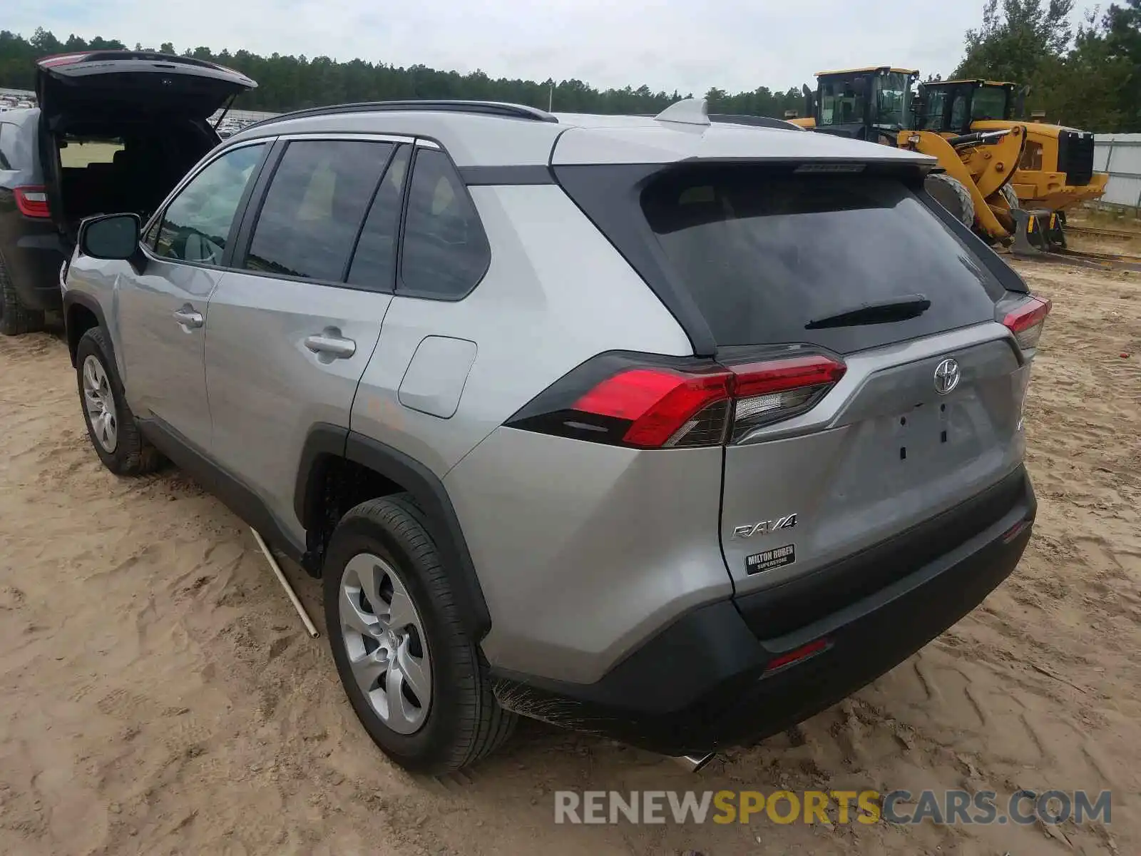 3 Photograph of a damaged car 2T3H1RFV7KW056748 TOYOTA RAV4 2019