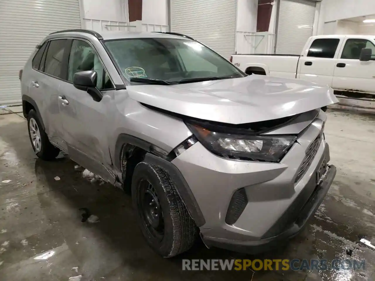 1 Photograph of a damaged car 2T3H1RFV8KC001162 TOYOTA RAV4 2019