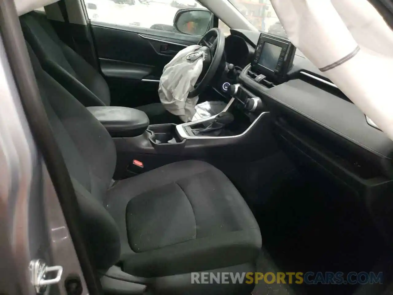 5 Photograph of a damaged car 2T3H1RFV8KC001162 TOYOTA RAV4 2019