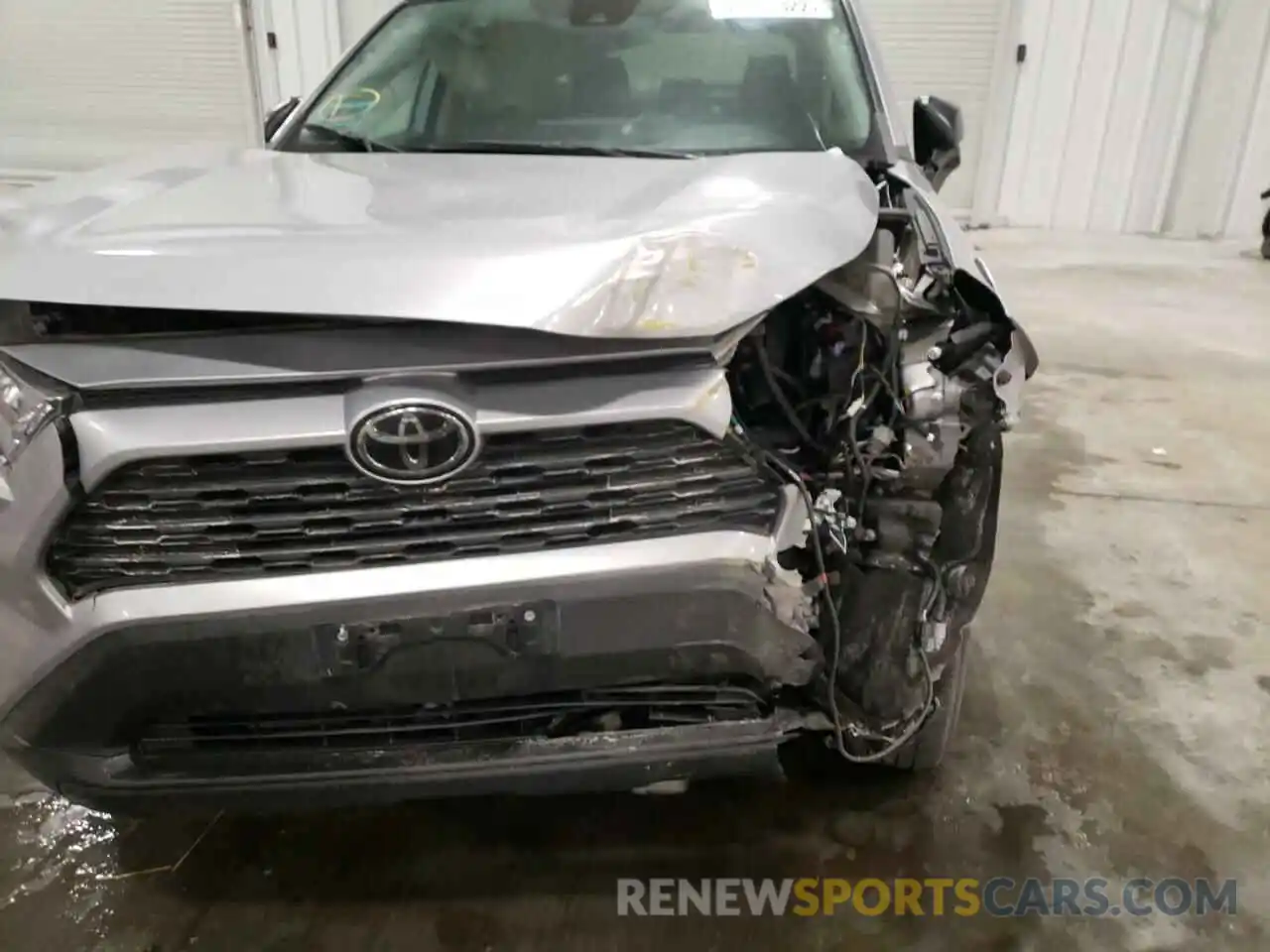 9 Photograph of a damaged car 2T3H1RFV8KC001162 TOYOTA RAV4 2019