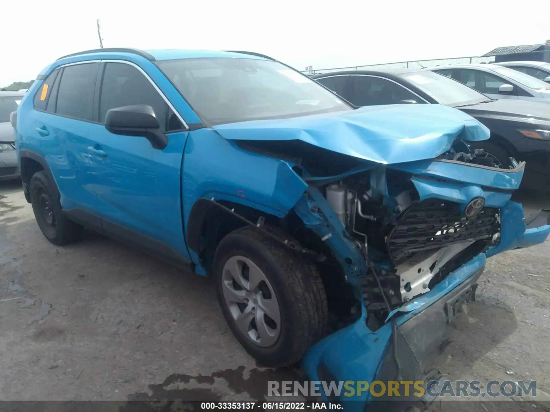 1 Photograph of a damaged car 2T3H1RFV8KC002781 TOYOTA RAV4 2019