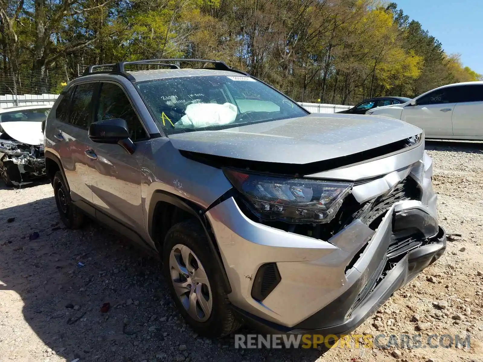 1 Photograph of a damaged car 2T3H1RFV8KC010847 TOYOTA RAV4 2019