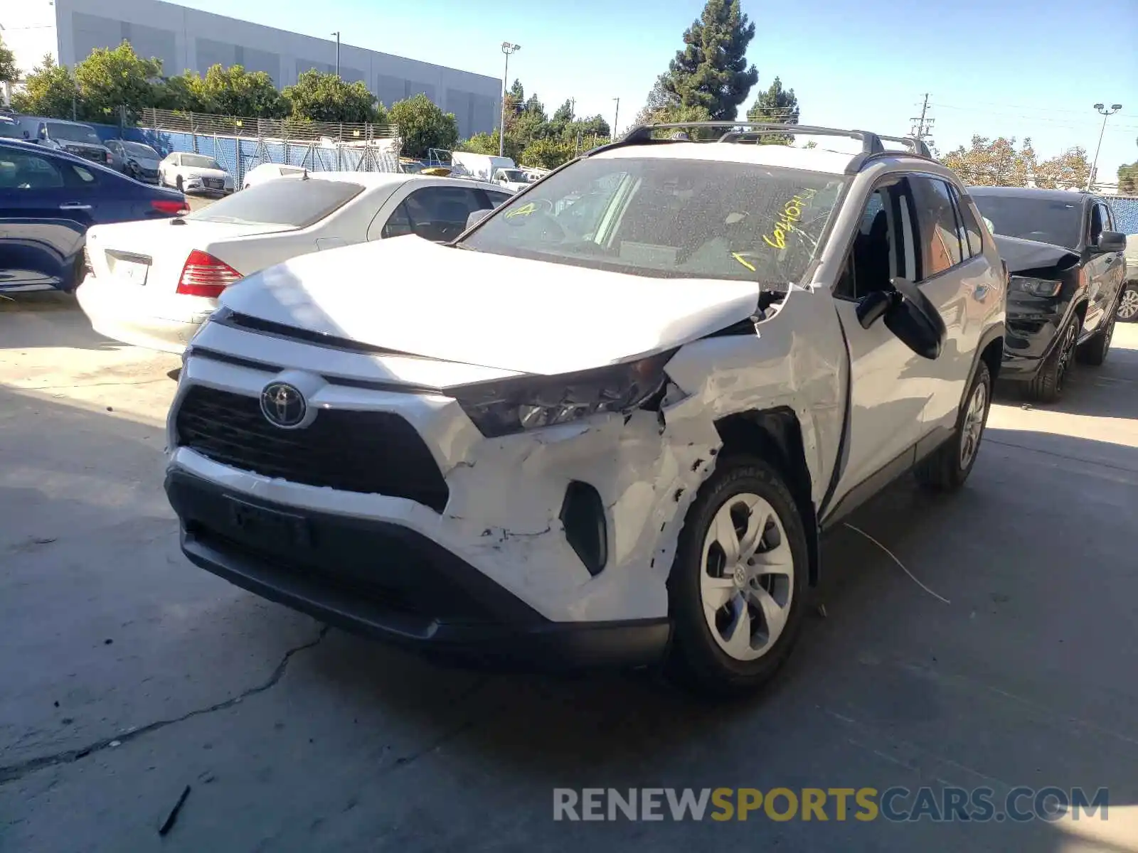 2 Photograph of a damaged car 2T3H1RFV8KC011061 TOYOTA RAV4 2019