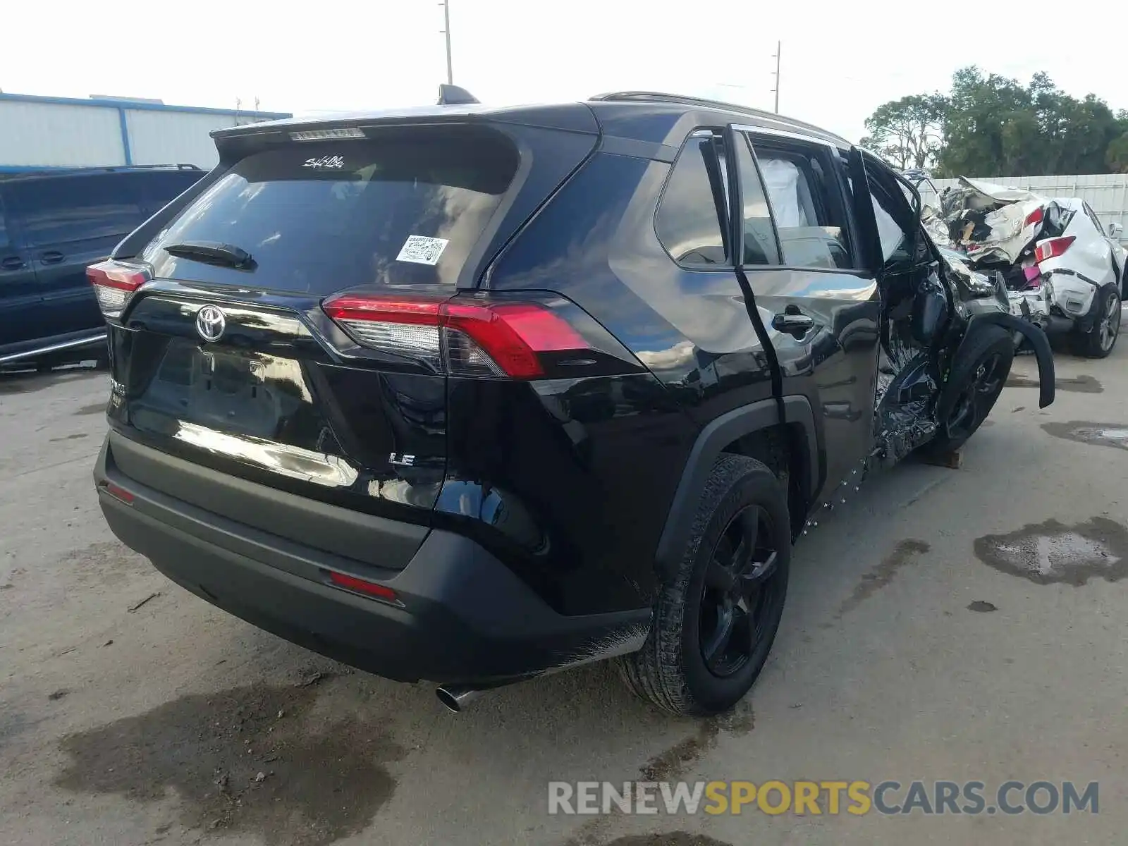 4 Photograph of a damaged car 2T3H1RFV8KC018219 TOYOTA RAV4 2019