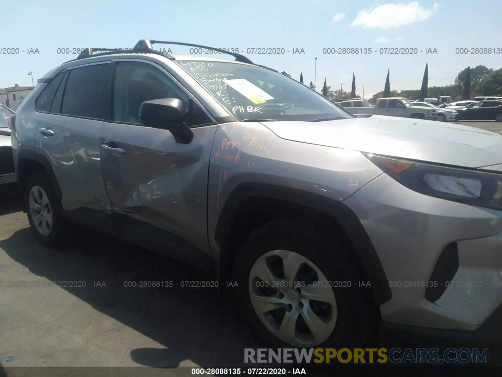 6 Photograph of a damaged car 2T3H1RFV8KC020570 TOYOTA RAV4 2019