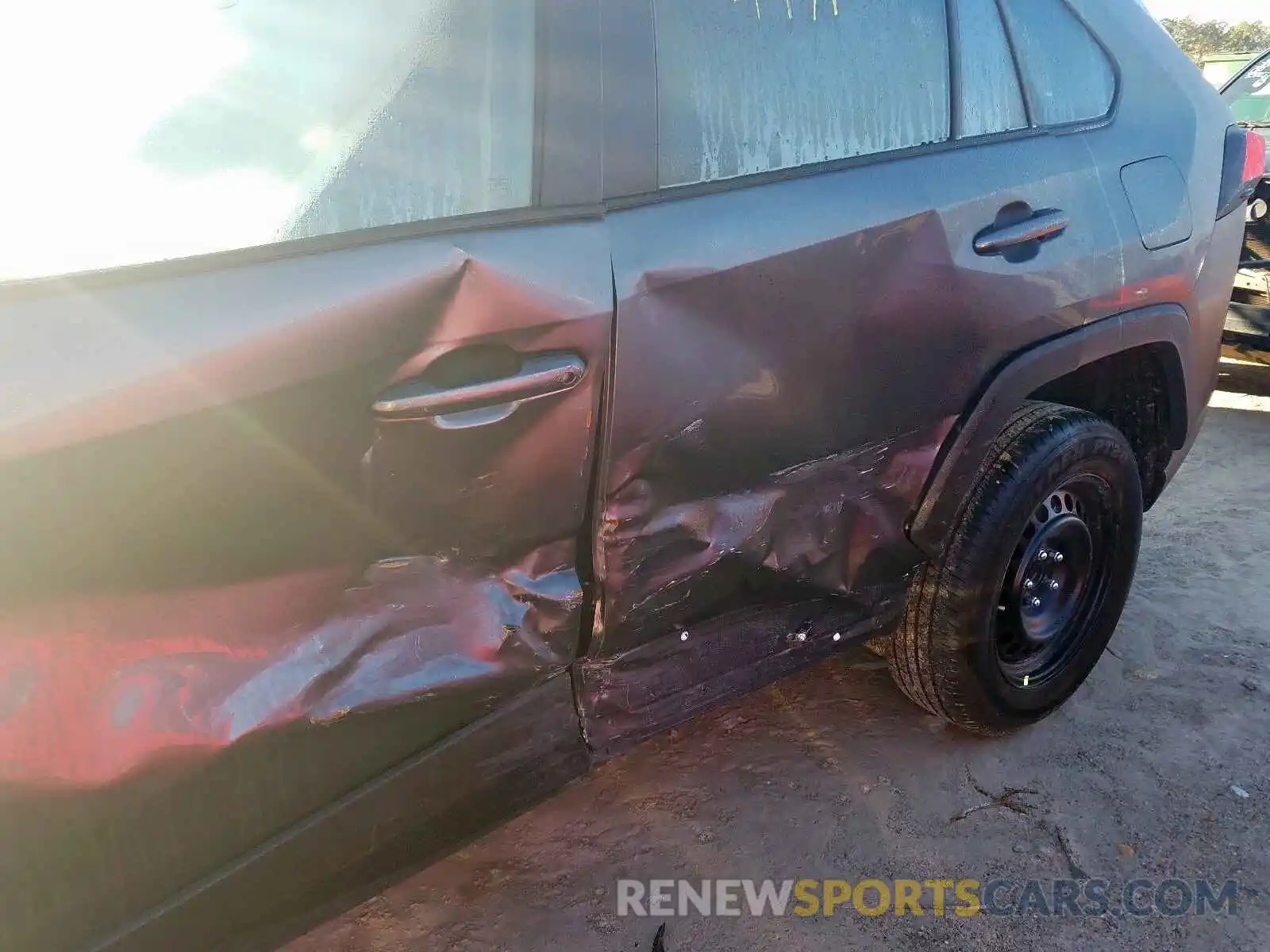 9 Photograph of a damaged car 2T3H1RFV8KC022156 TOYOTA RAV4 2019